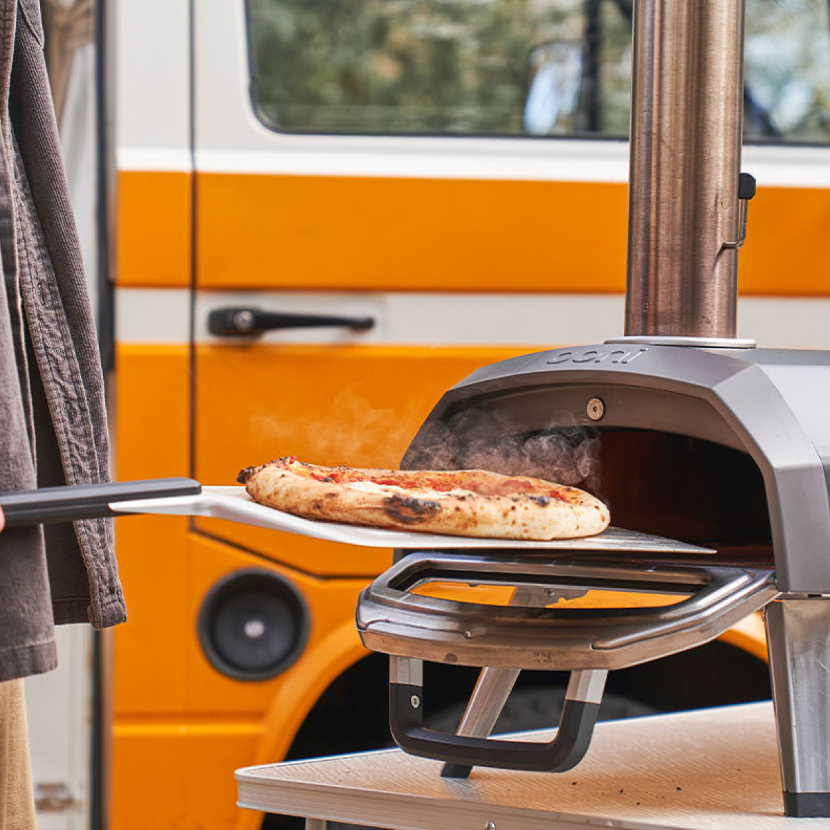 Ooni Karu 2 pizzaovn vedfyrt/gass 12" svart