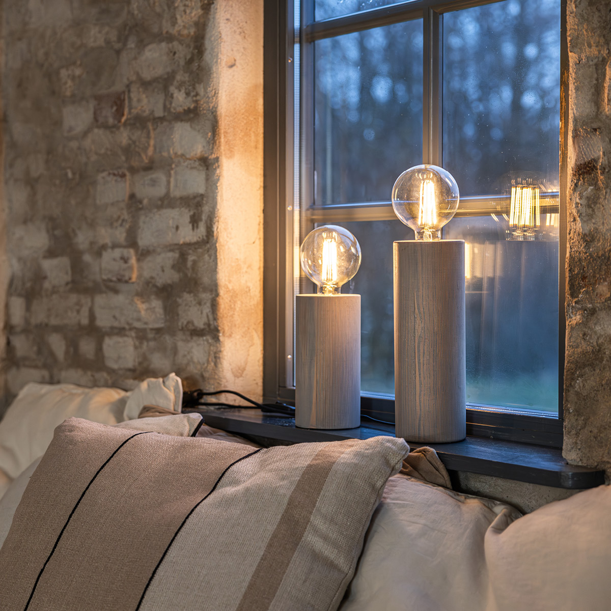 Markslöjd Legna bordslampa 28 cm gråbetsad