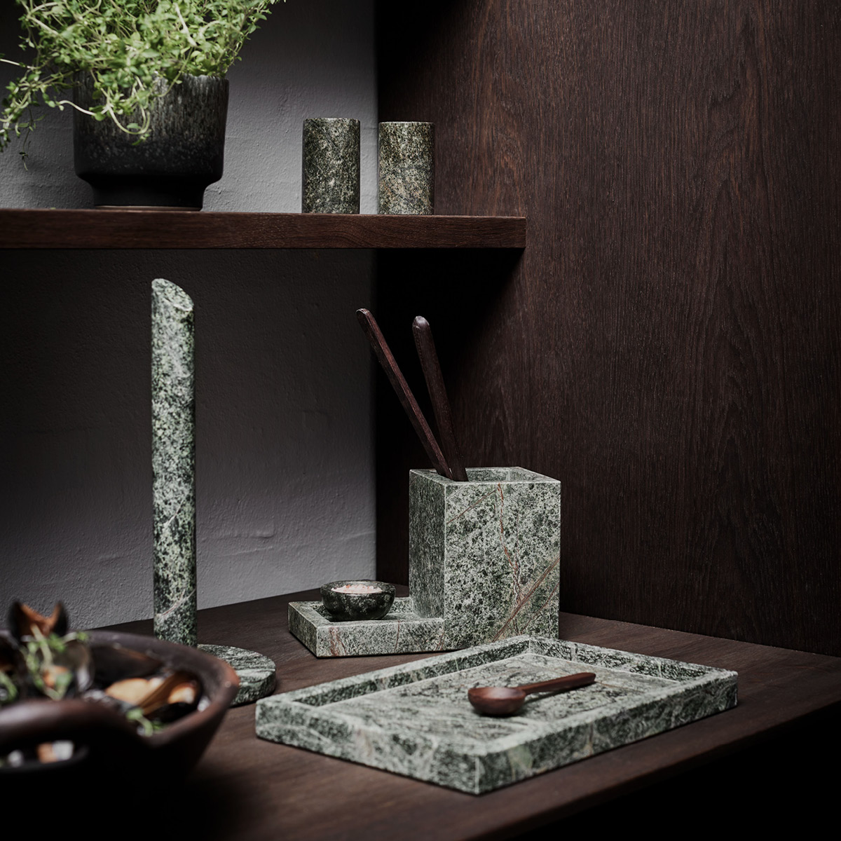 Muubs Vita bricka 20x30 cm Mörk grå