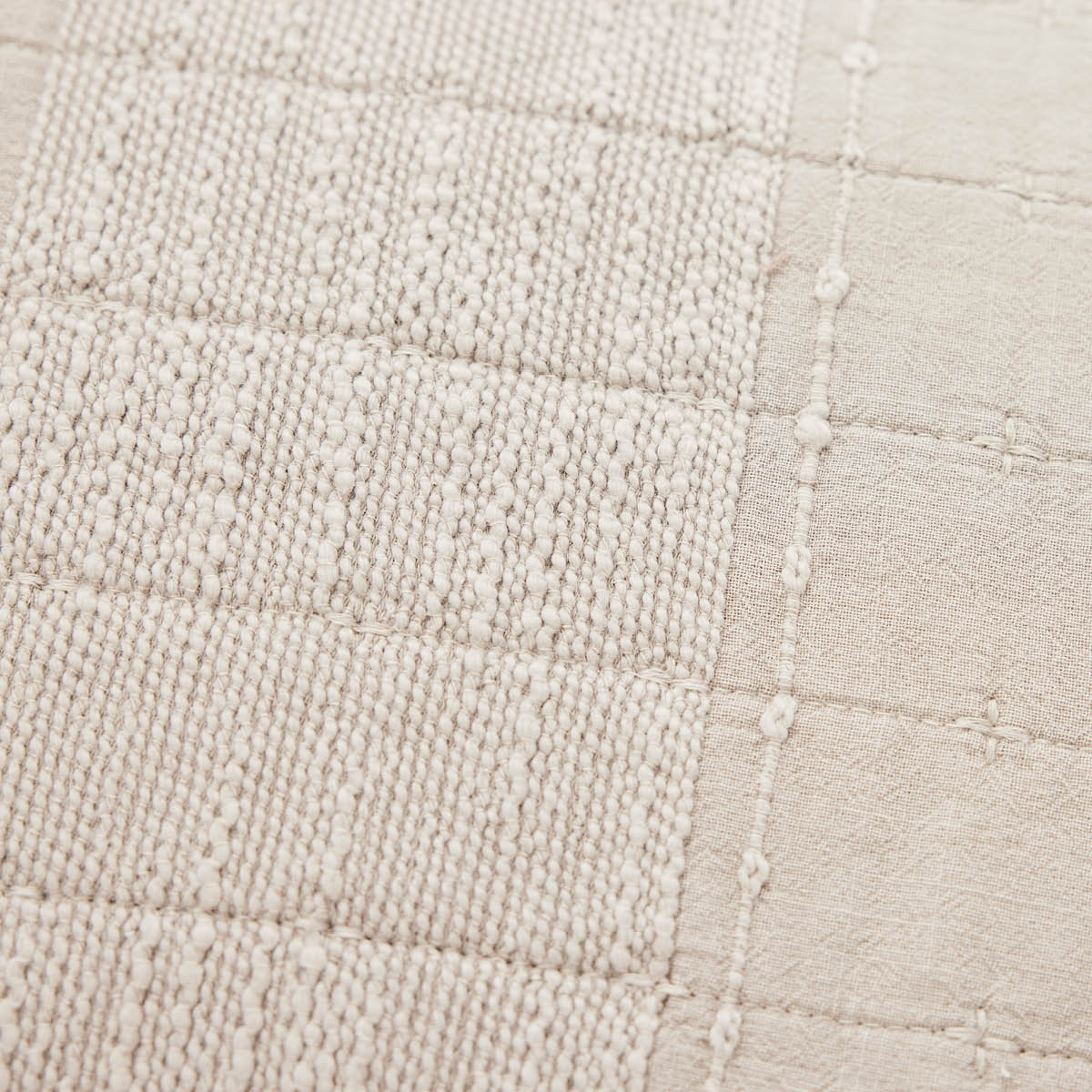 Lene Bjerre Isadora sängöverkast 260x240 cm sand