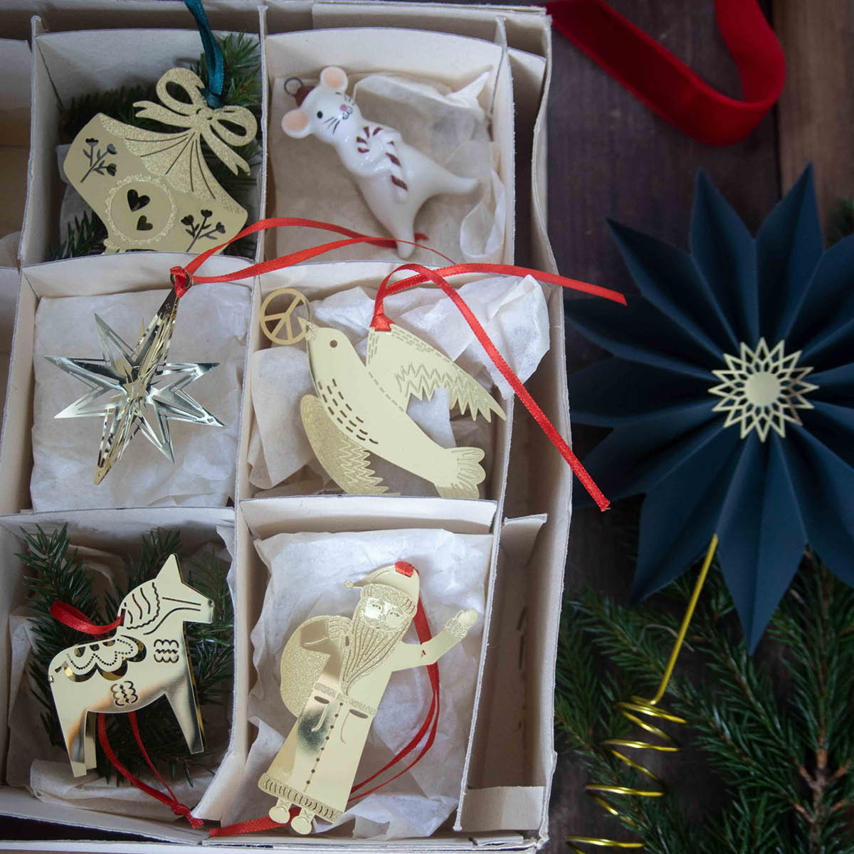 Pluto Claus hengende dekorasjon 8,6 cm gull