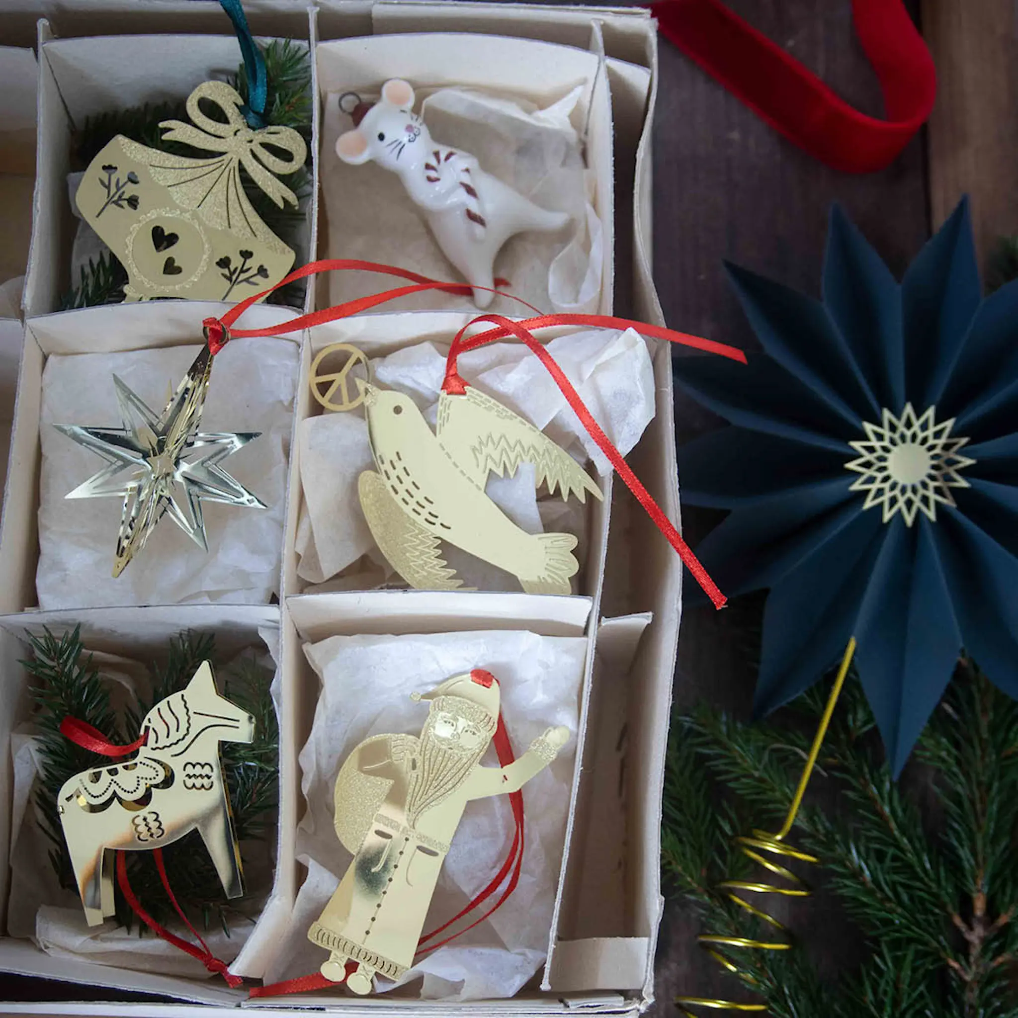 Pluto Claus hengende dekorasjon 8,6 cm gull