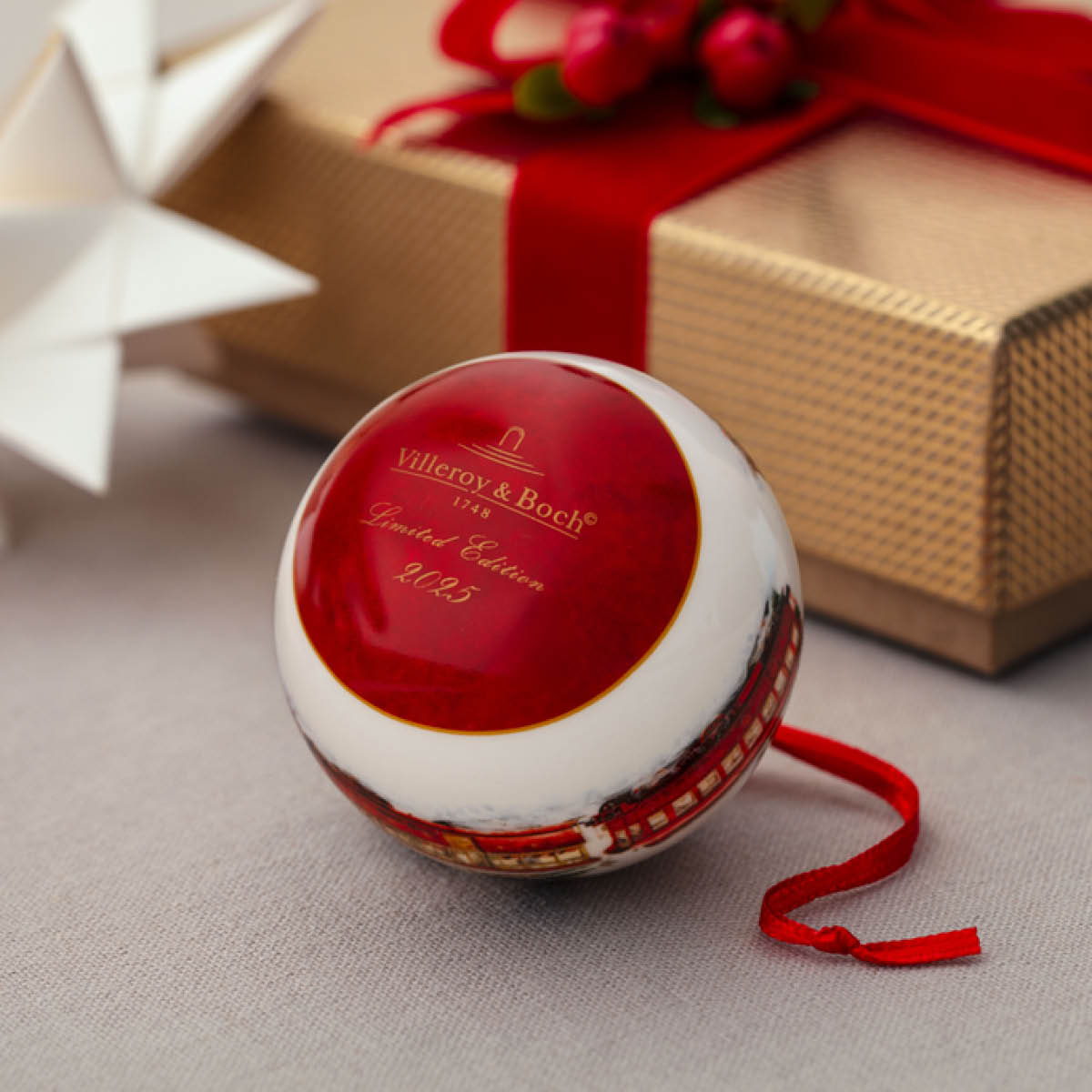 Villeroy & Boch Annual Christmas Edition juletrepynt 6,4x7,8 cm