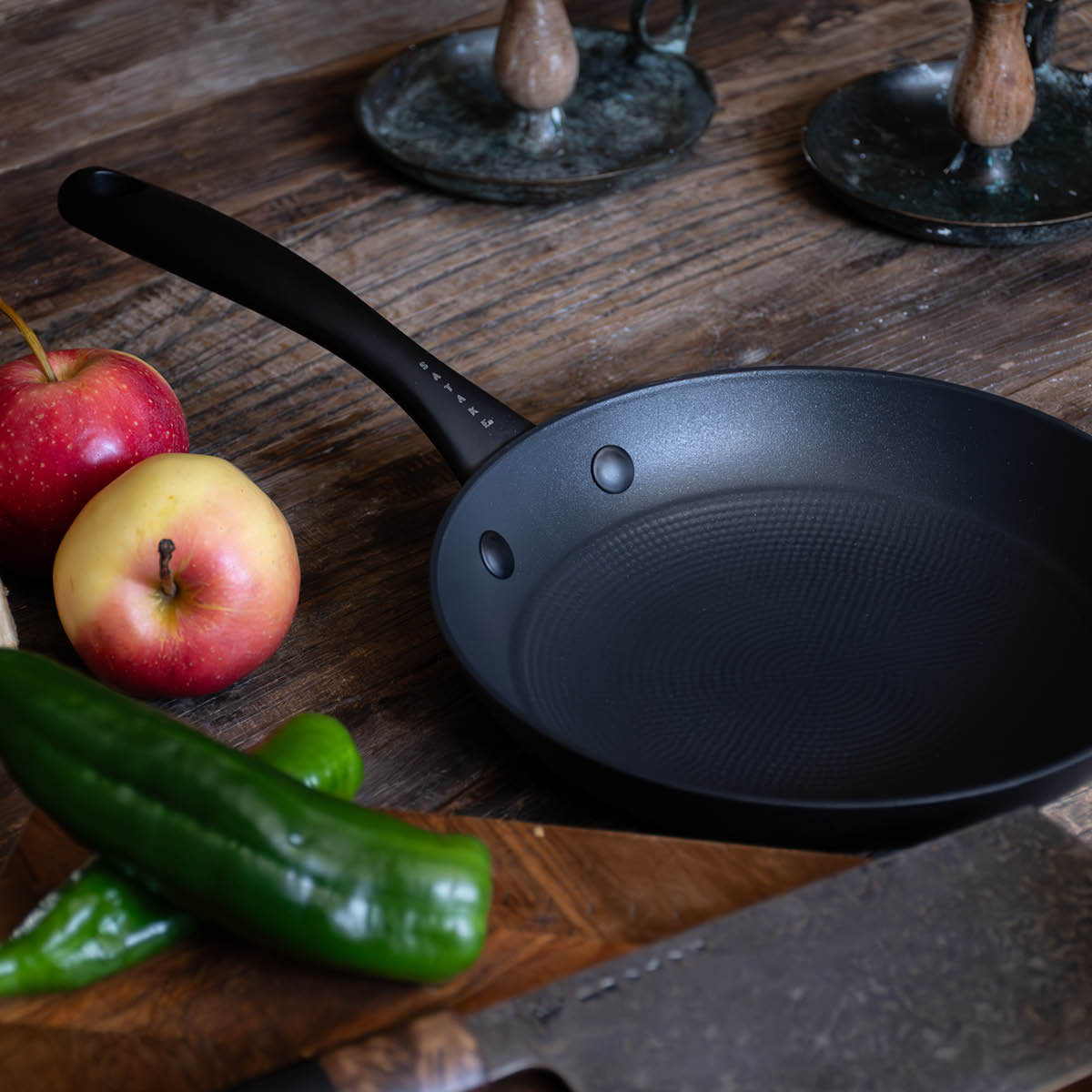 Satake Stekepannesett 20+28 cm med honeycomb og keramisk belegg