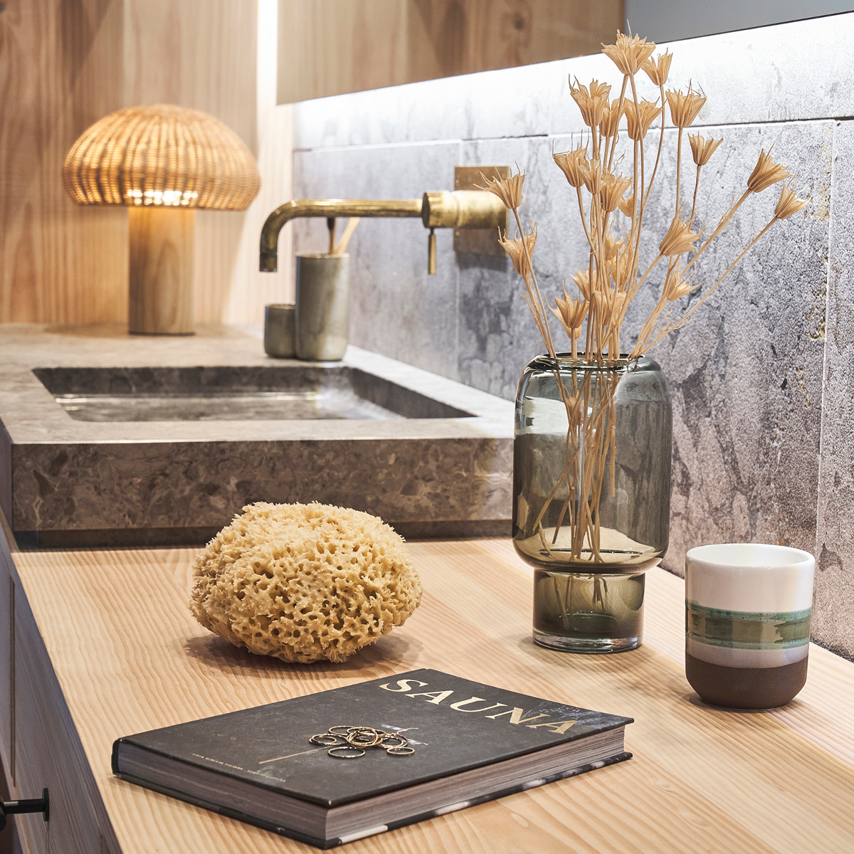 Villa Collection Iris Tuoksukynttilä 8x9,5 cm Valkoinen/Vihreä