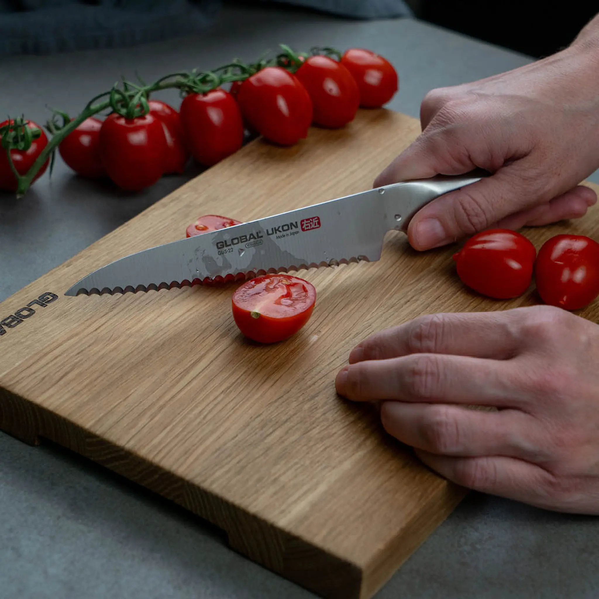 Global Ukon universalkniv bølgetannet 15 cm GUS-22