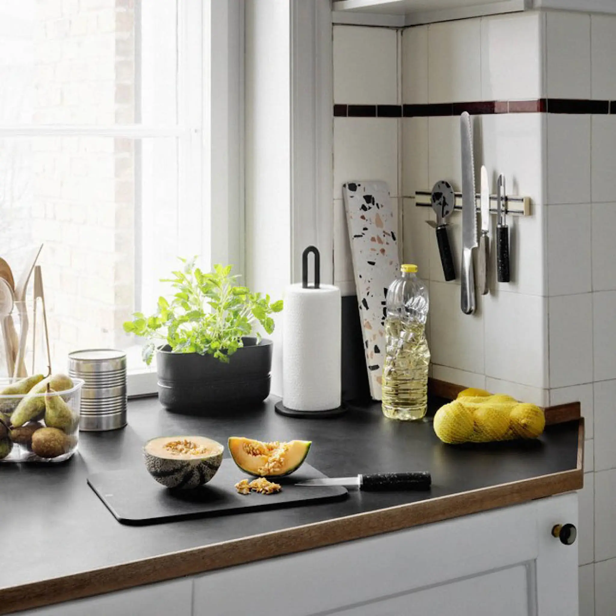 RIG-TIG SPIN-IT hushållspappershållare 30,5 cm svart