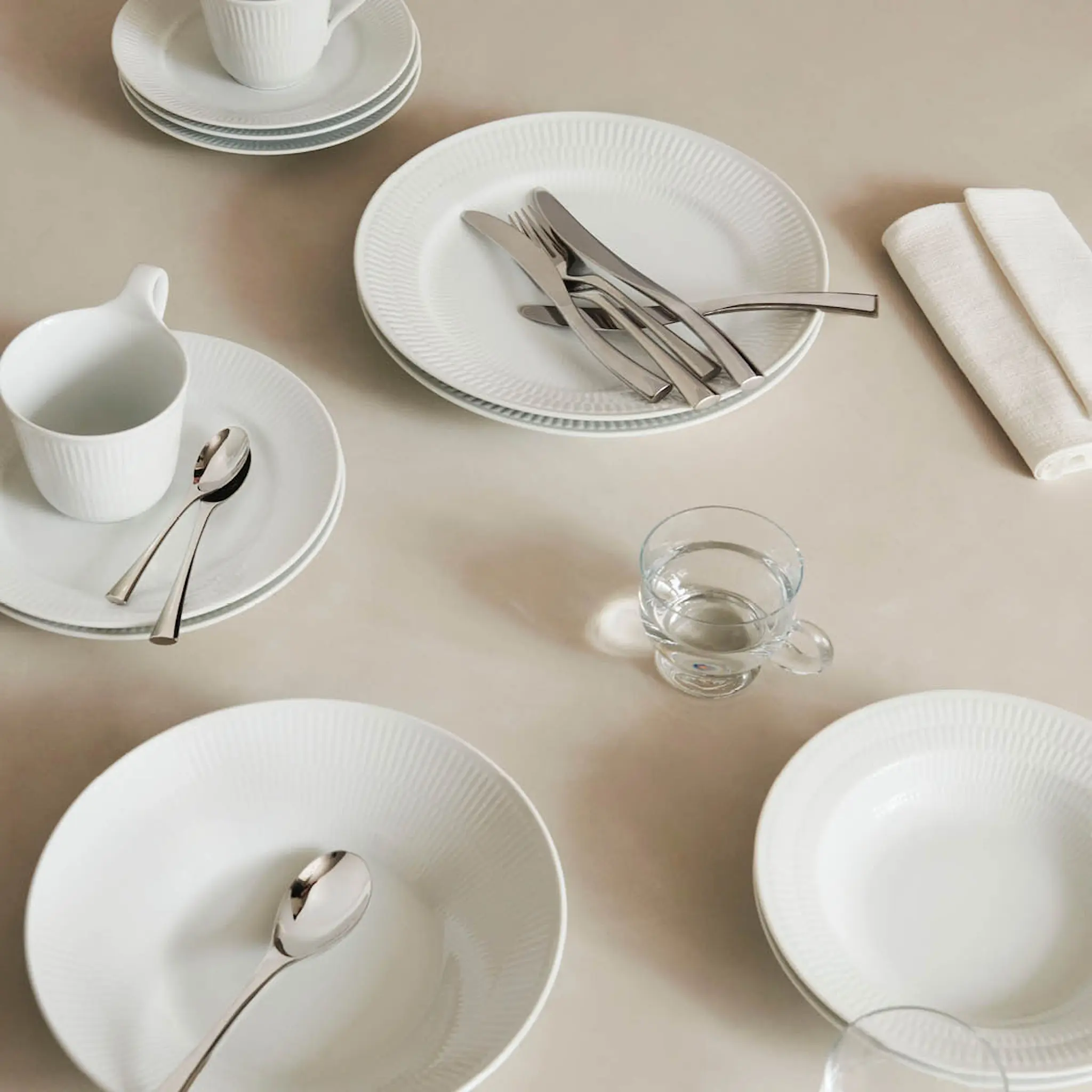 Royal Copenhagen White Fluted Tallrik flat 22 cm