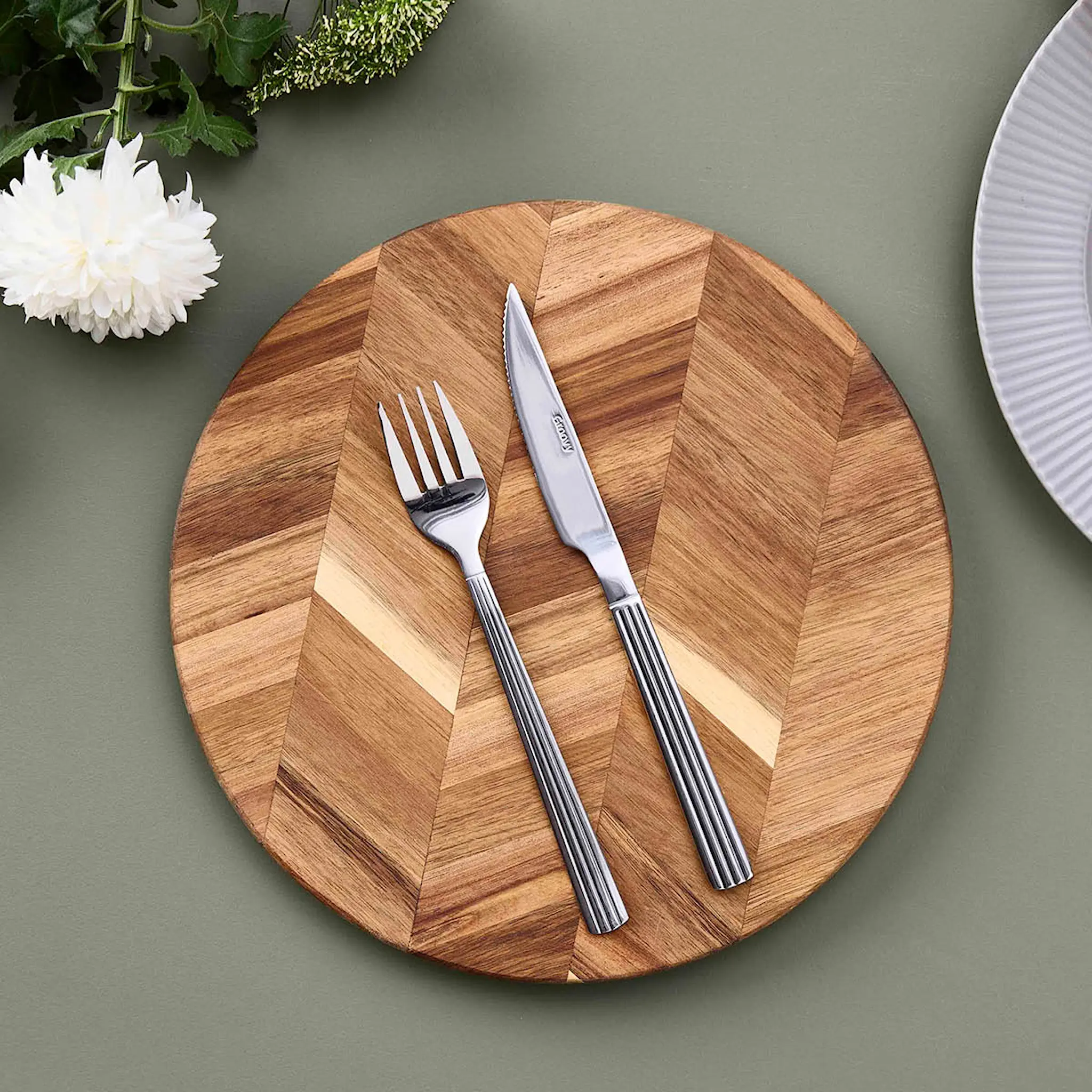 Aida Groovy biffbestikk 8 deler stål hover