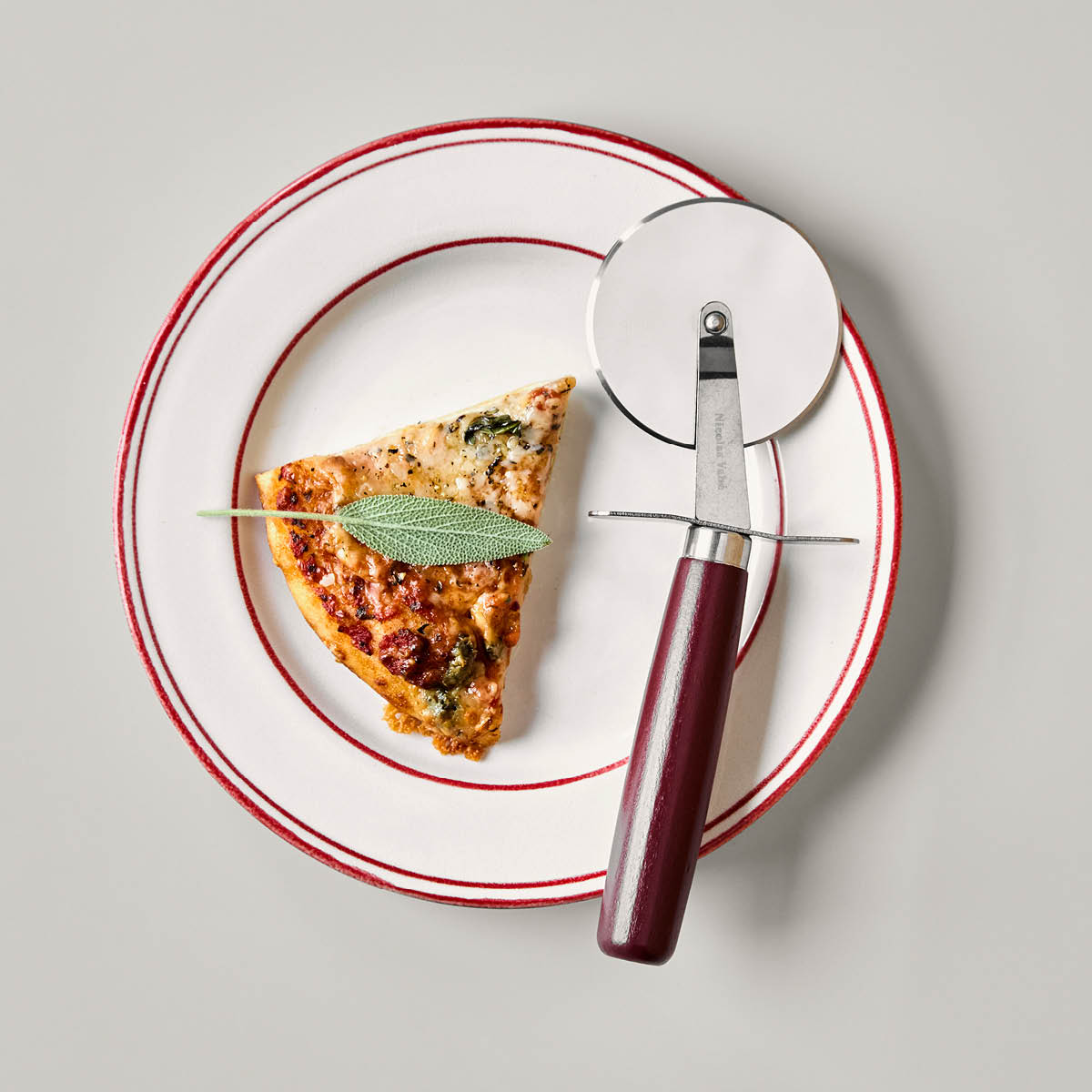 Nicolas Vahé Pizza pizzaskärare röd