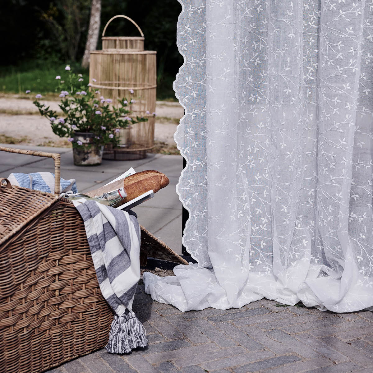 Lene Bjerre Felima strandteppe 140x200 cm hvit/mørk grå