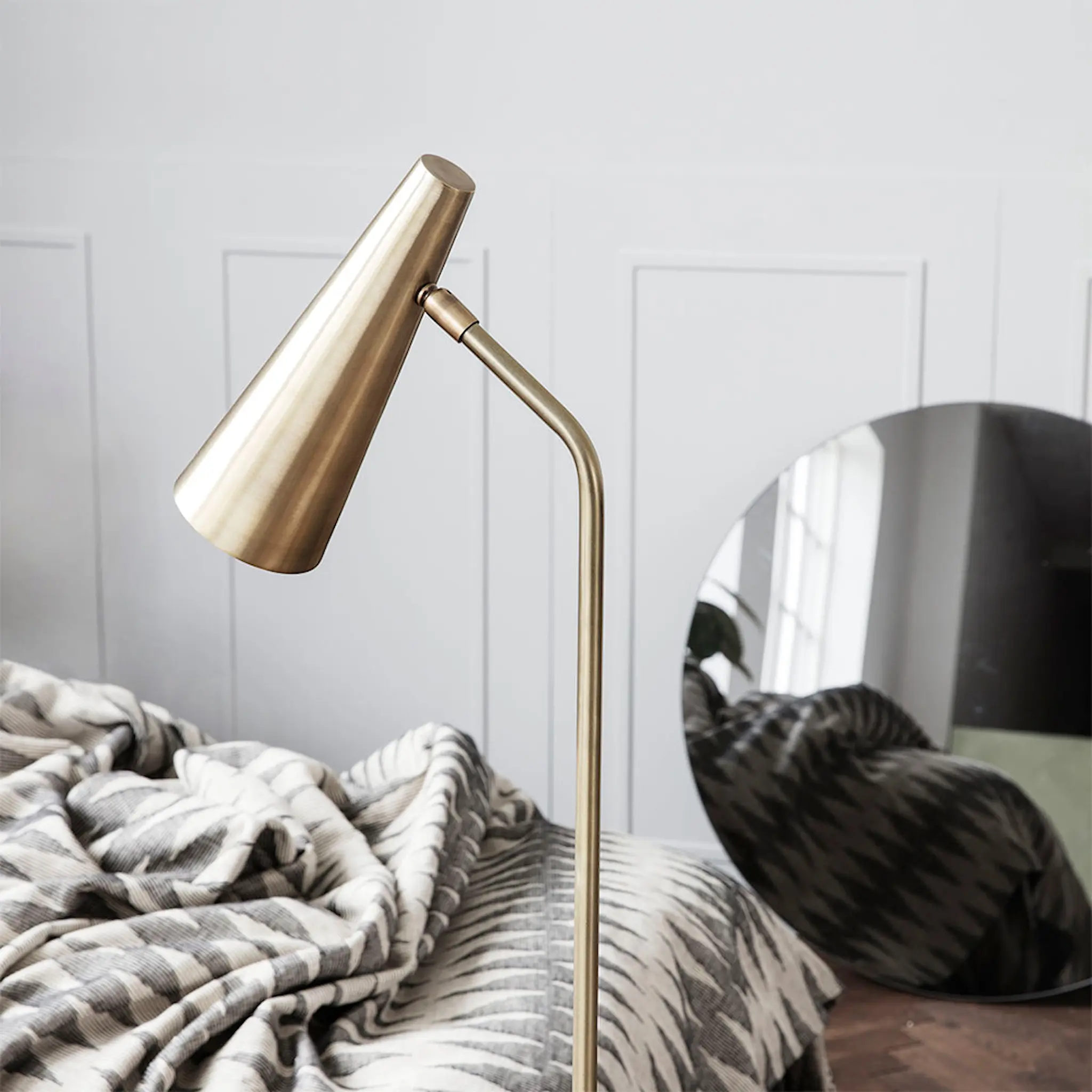 House Doctor Precise Golvlampa 124 cm Mässing