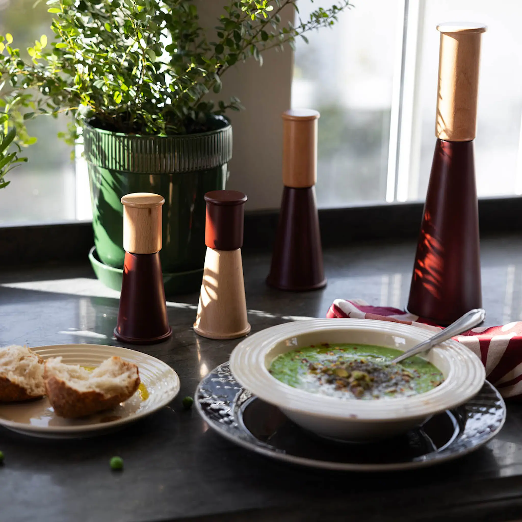 Sagaform Gurken salt- og pepperkvern 32 cm mørk rød/brun