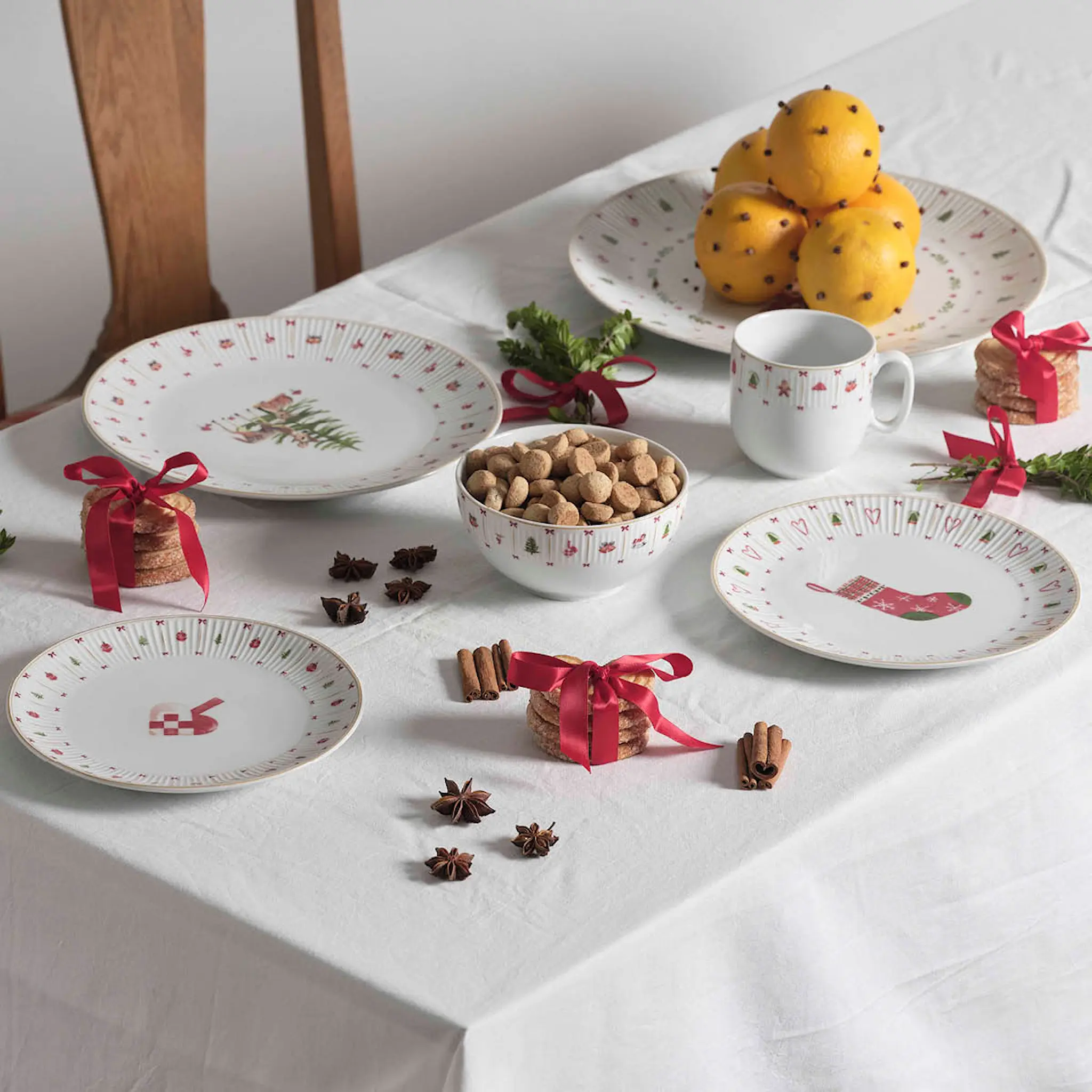 Aida Occasions Cozy Christmas tarjoiluvati 33 cm valkoinen