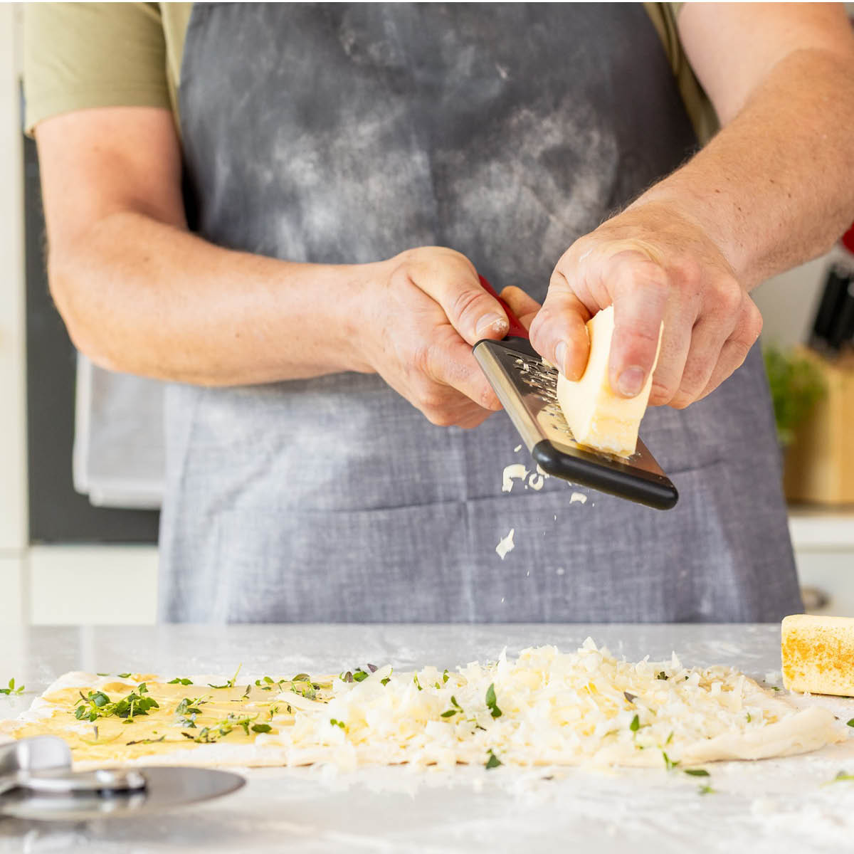 KitchenAid KitchenAid Classic rivjärn medium 30 cm empire red