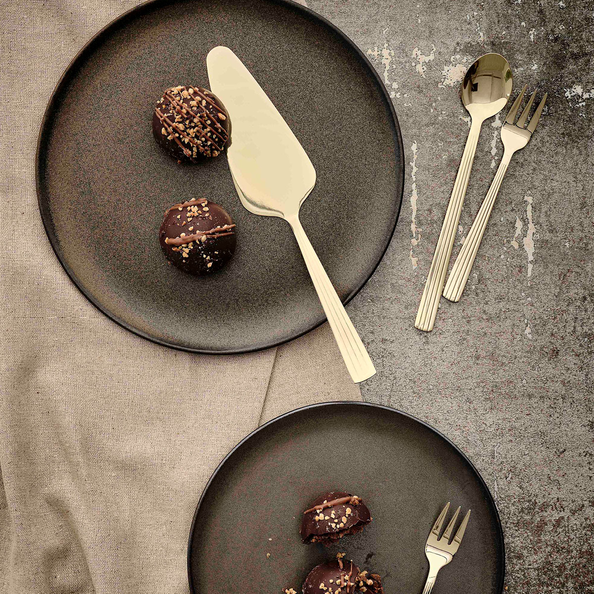 Aida RAW Cutlery tårtspade 26 cm champagne gold