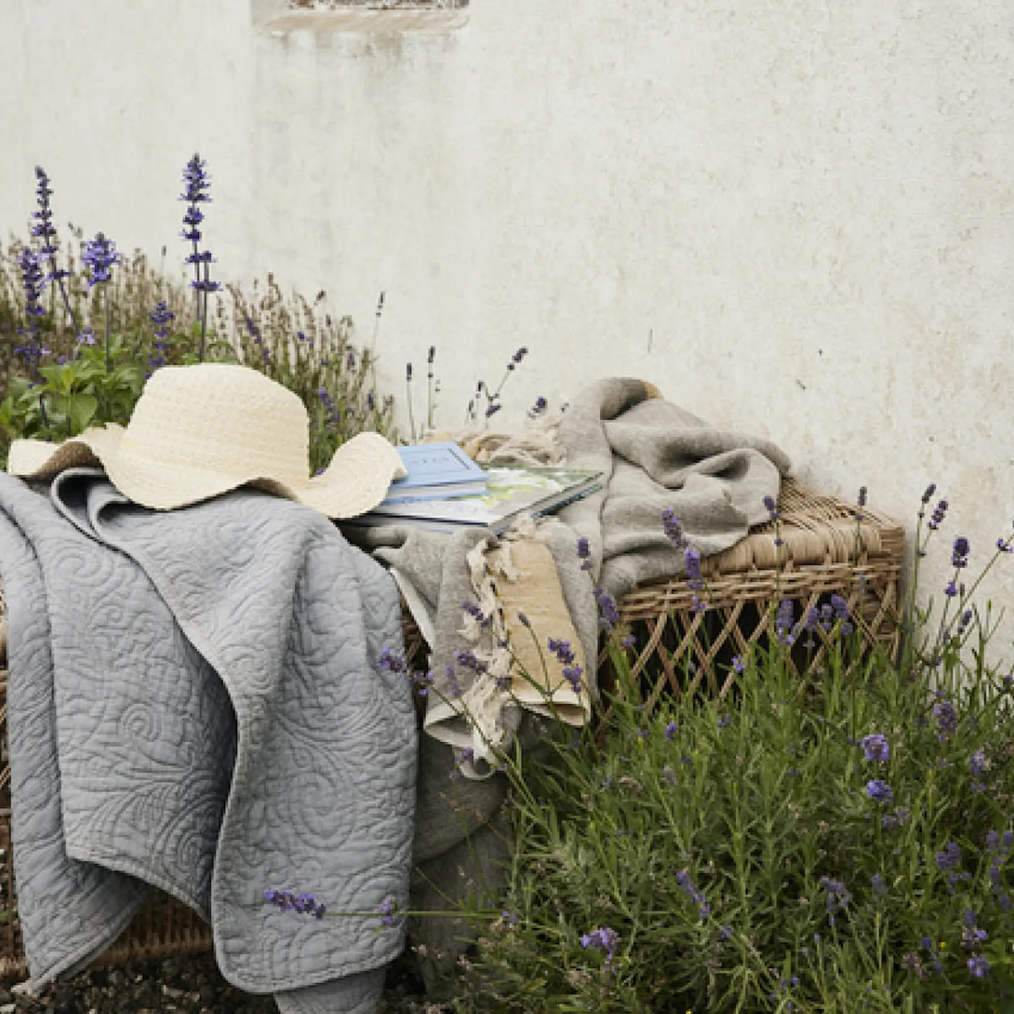 Lene Bjerre Isabelle pläd 170x130 cm salviagrön