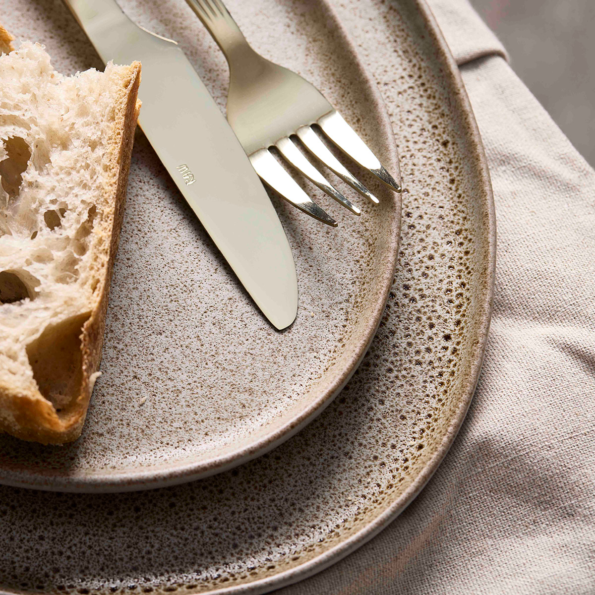 Aida RAW Organic tallrik 24x21 cm sandy beige