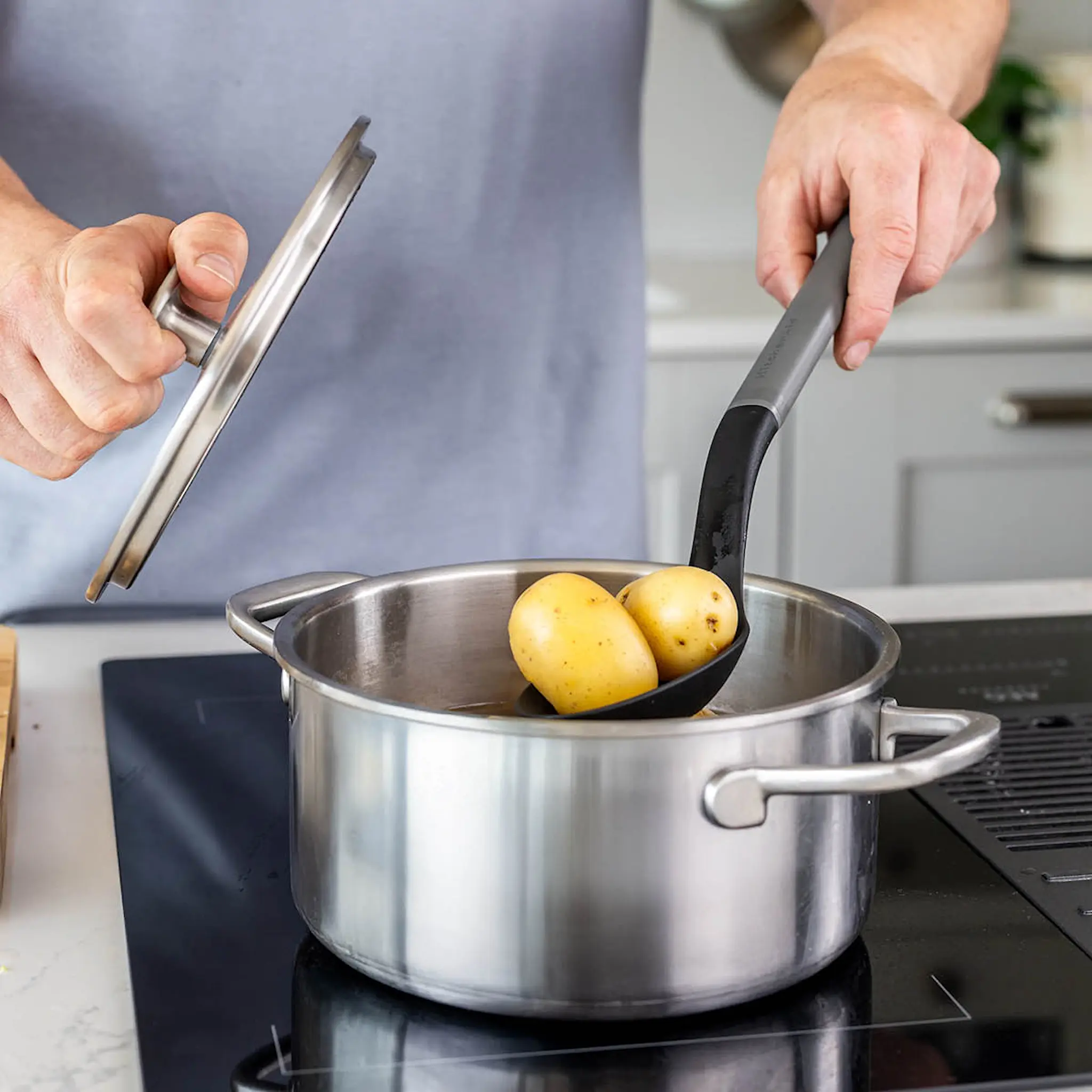 KitchenAid KitchenAid Classic hullsleiv 34 cm charcoal grey