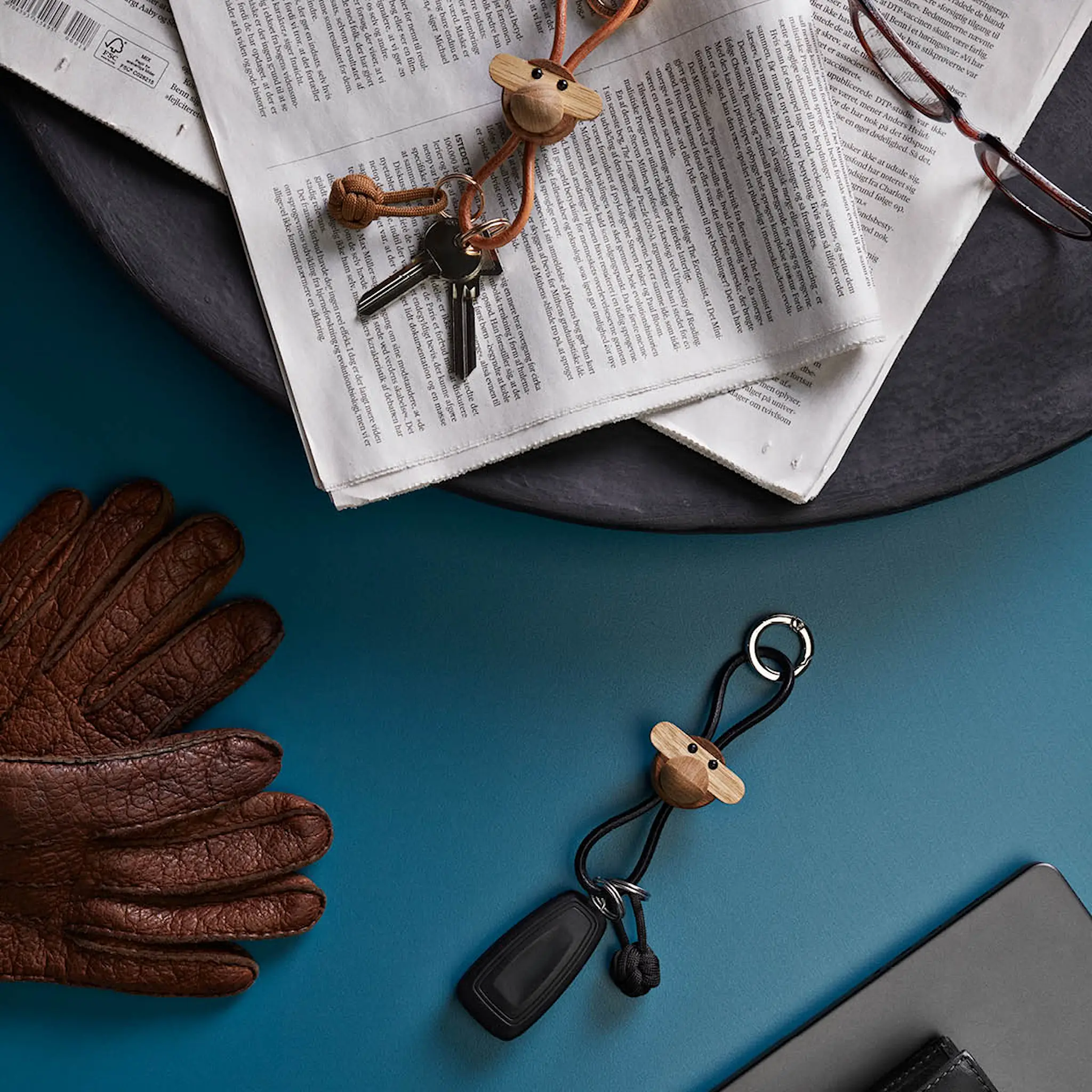 Kay Bojesen Denmark Apa nyckelring 5x3 cm silver/svart/teak/limba