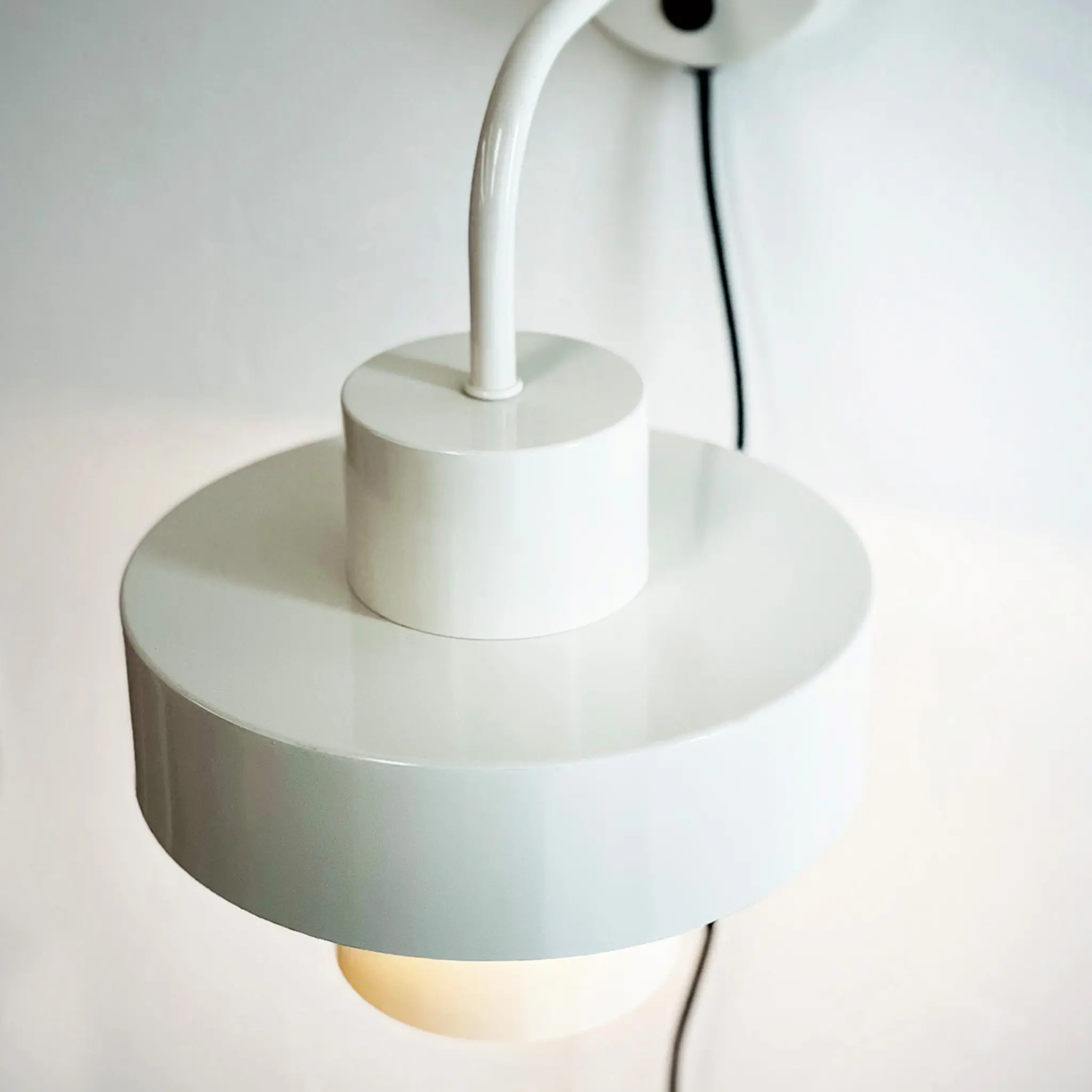 Dyberg Larsen Stoke vägglampa 29 cm vit