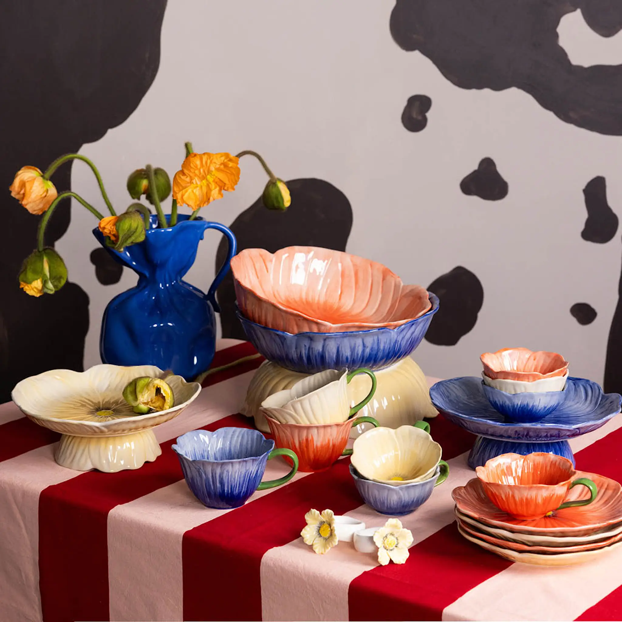 ByOn Poppy serveringsskål 30 cm röd