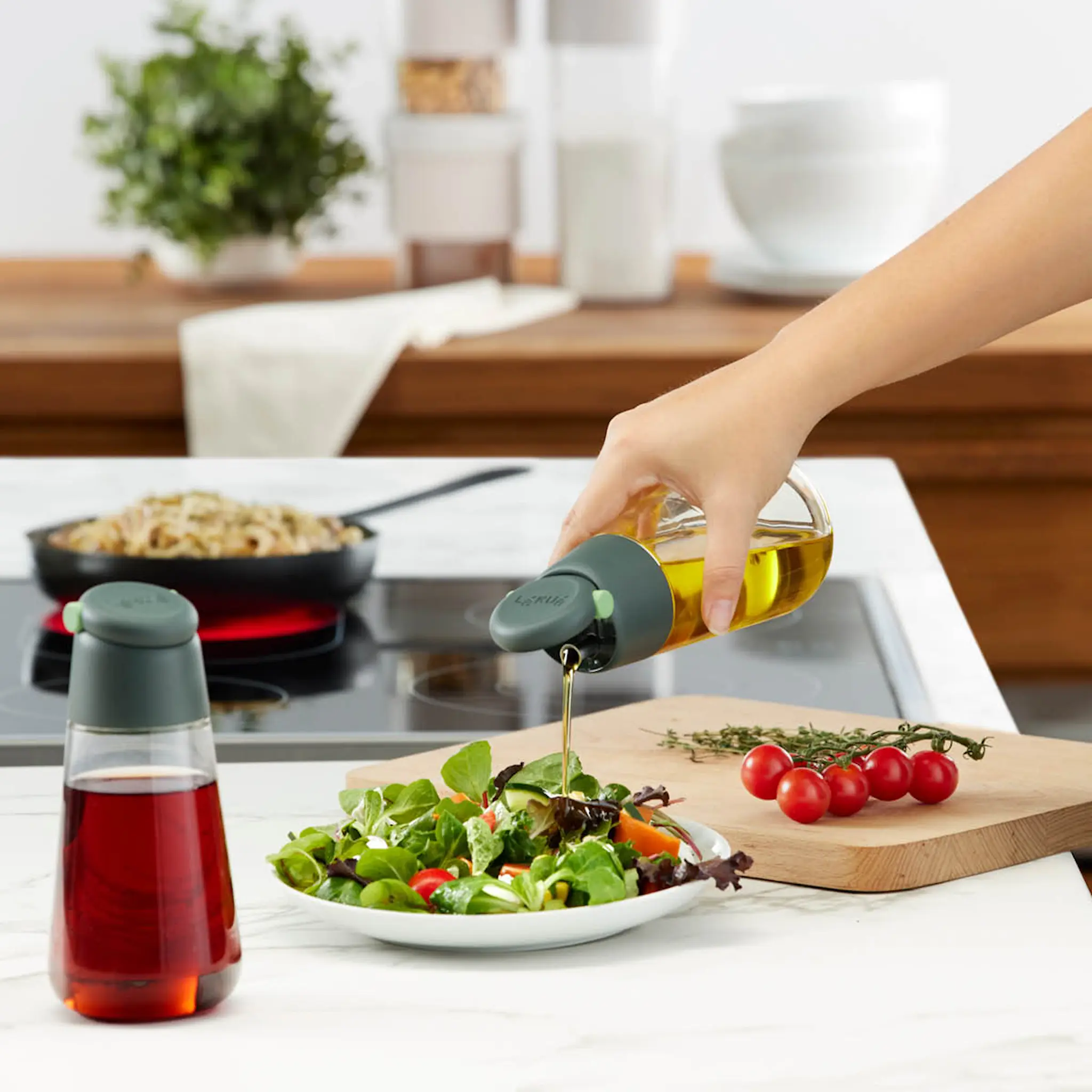 Lékué Oljeflaska / vinägerflaska 400 ml grå/klar