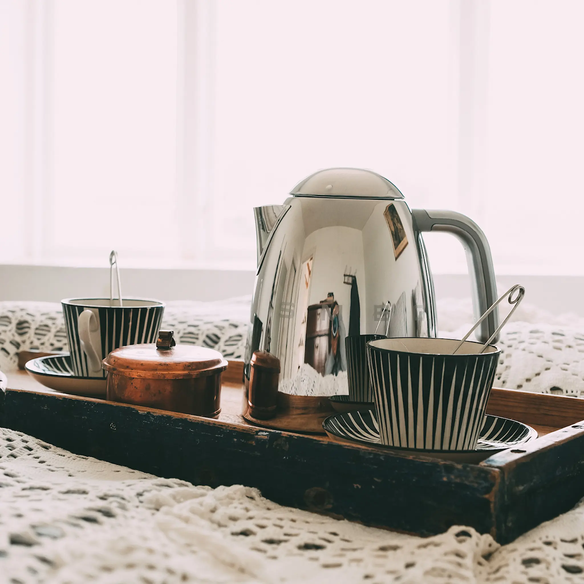 Smeg Smeg Vedenkeitin säädettävä lämpötila 1,7L KLF04 Kromi