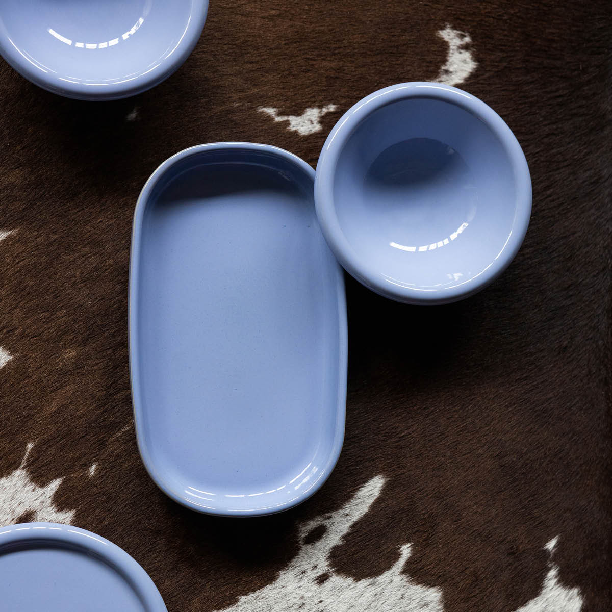 ByOn Porto serveringsfat 30x18 cm ljusblå