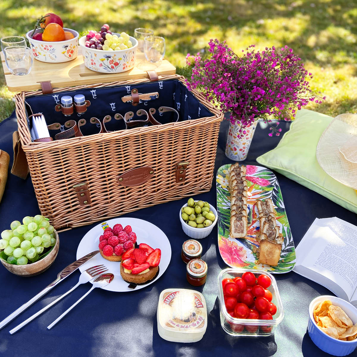 Les Jardins De La Comtesse Saint Honoré picknickkorg med bord 4 personer blå