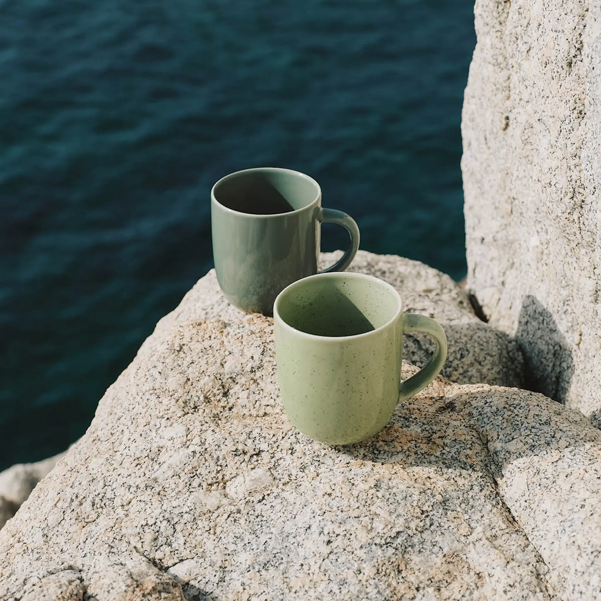 Arabia 24h krus 40 cl salviegrønn prikkete