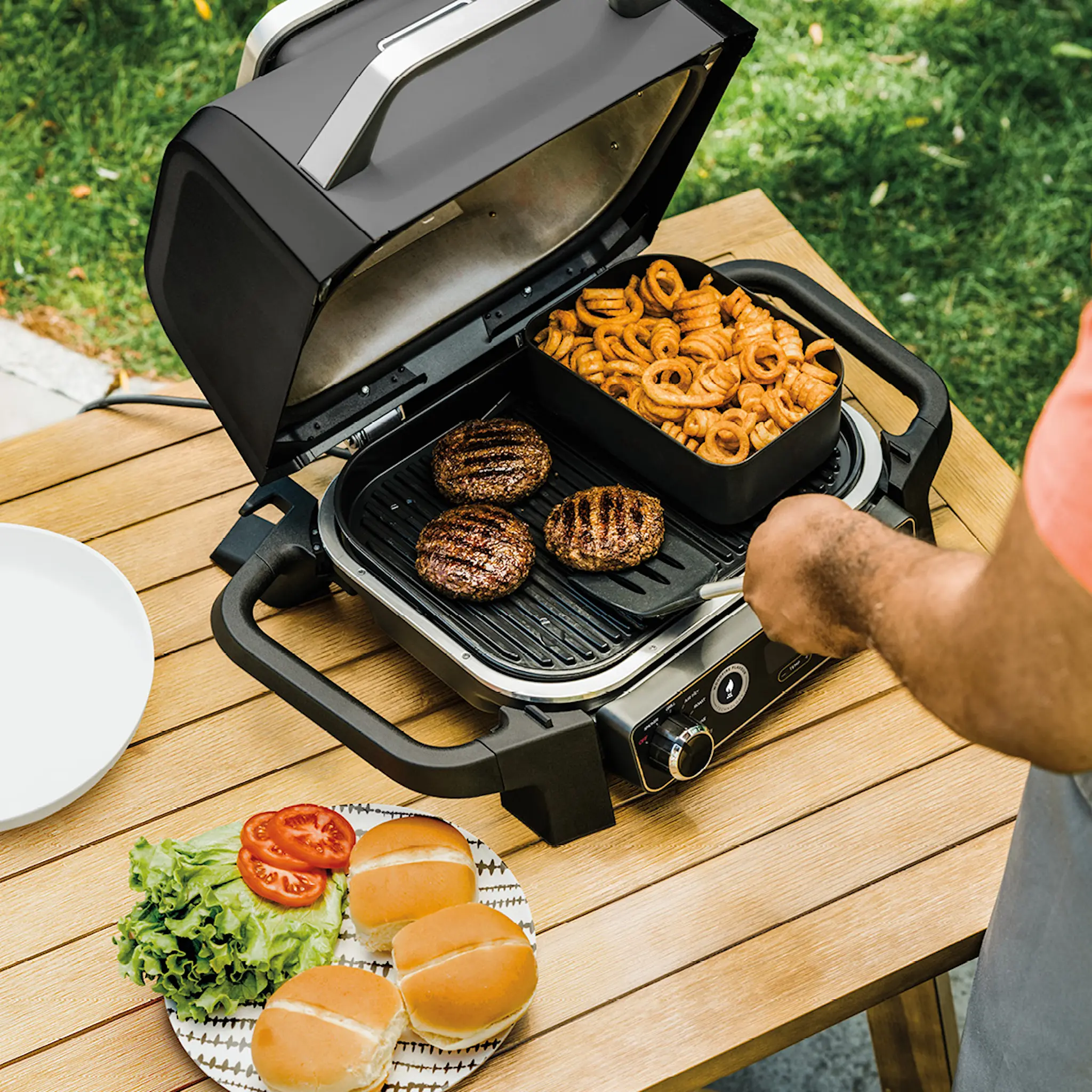 Ninja Woodfire elektrisk grill för utomhusbruk 7-in-1 2400W