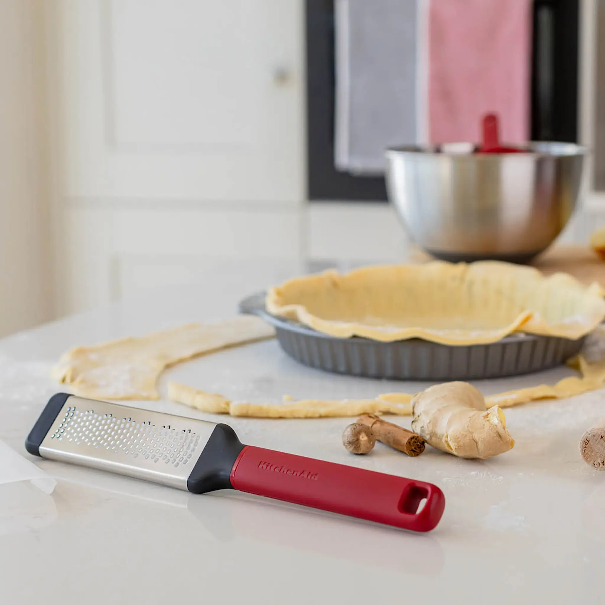 KitchenAid KitchenAid Classic rivjärn fin 29 cm empire red