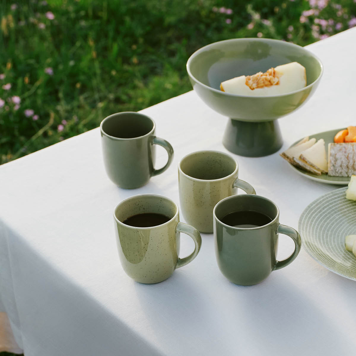 Arabia 24h krus 40 cl salviegrønn prikkete