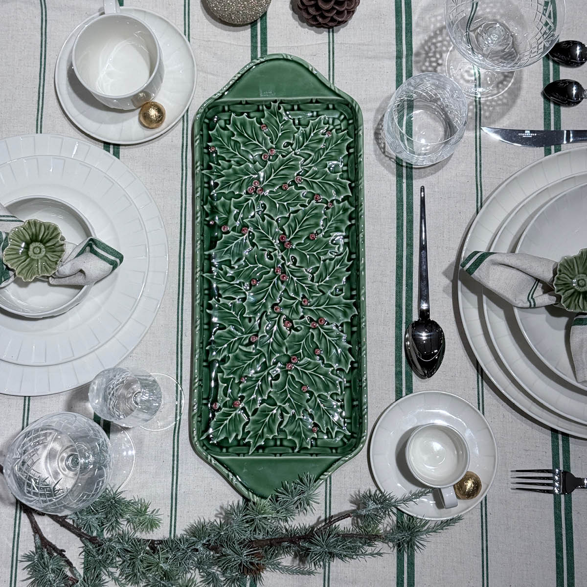 Bordallo Pinheiro Holly fat 46,5 cm mistel grön