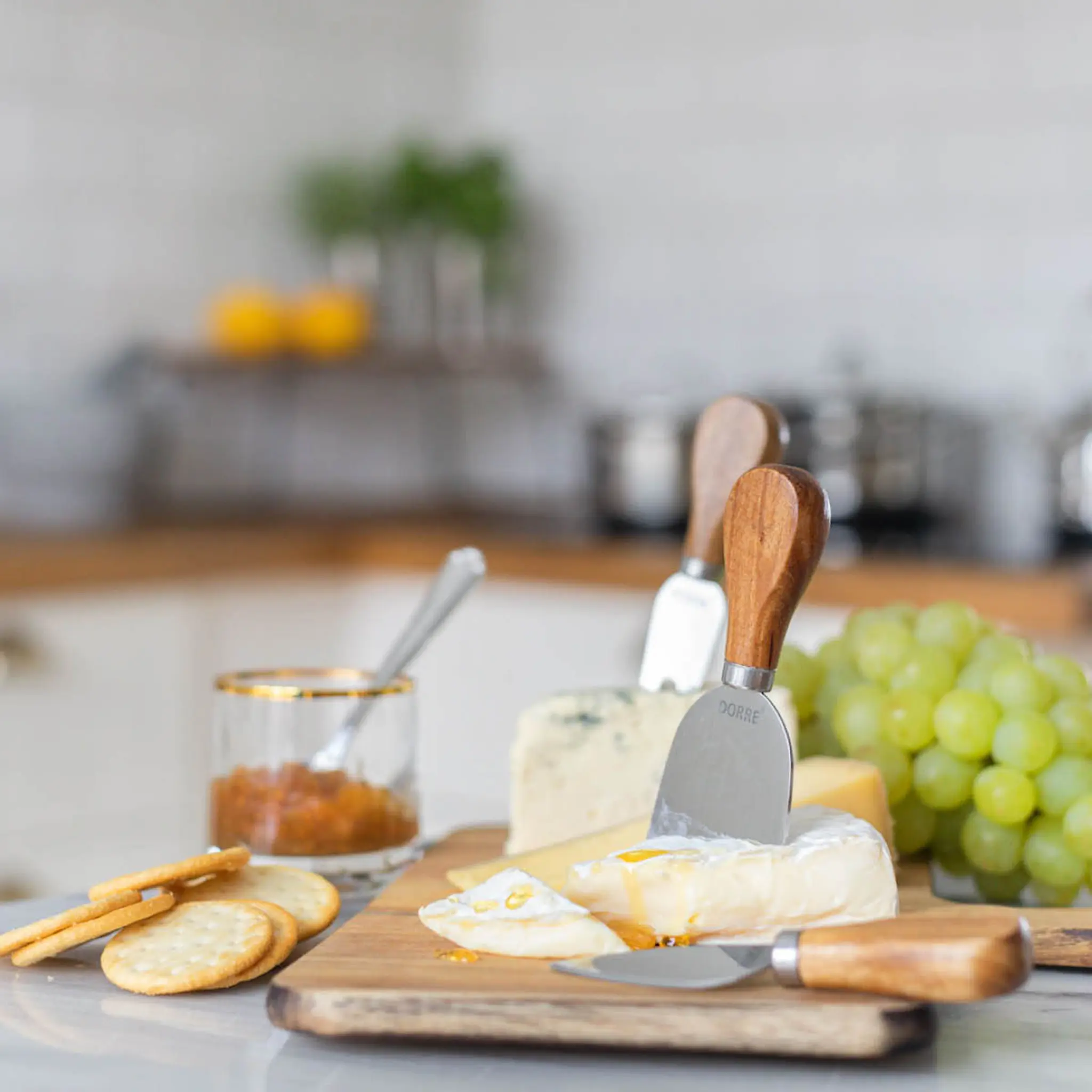 Dorre Juustotarjotin ja juustovälineet 29 cm Akaasia