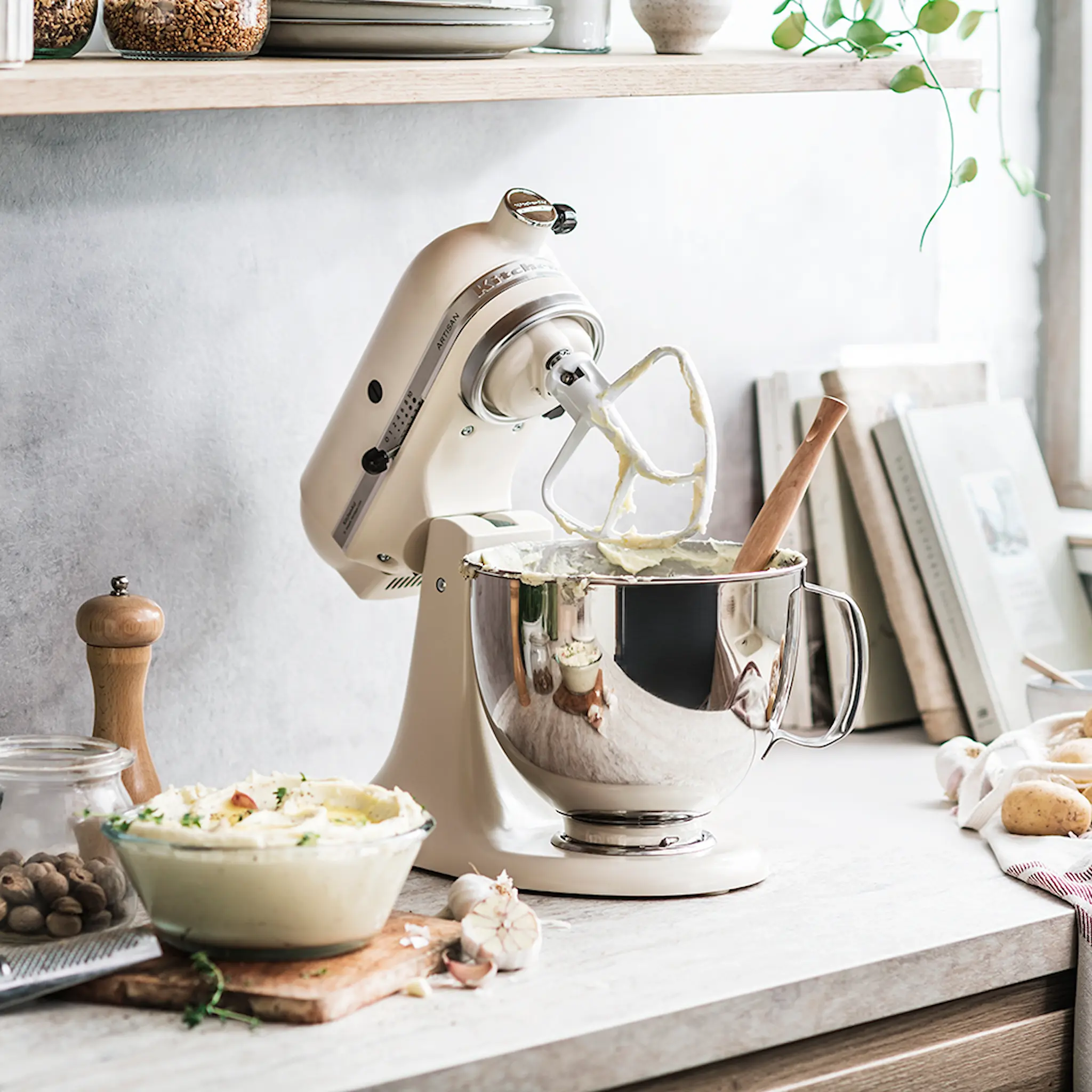 KitchenAid KitchenAid Artisan köksmaskin 4,8 L 5KSM175 Fresh Linen