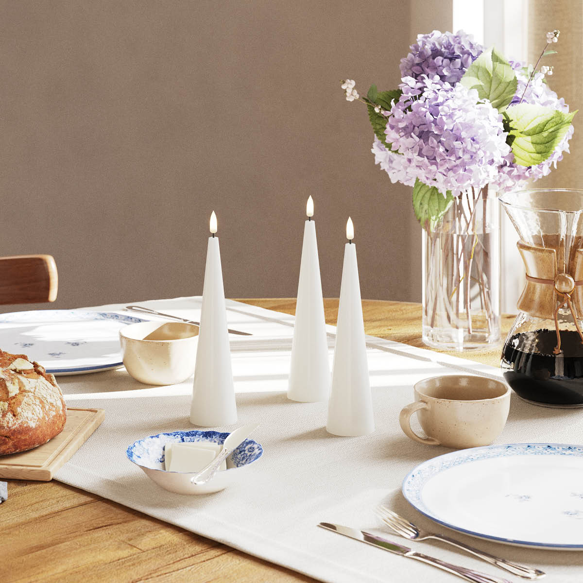 DeluxeHomeart LED kjeglelys 5 x 20 cm hvit