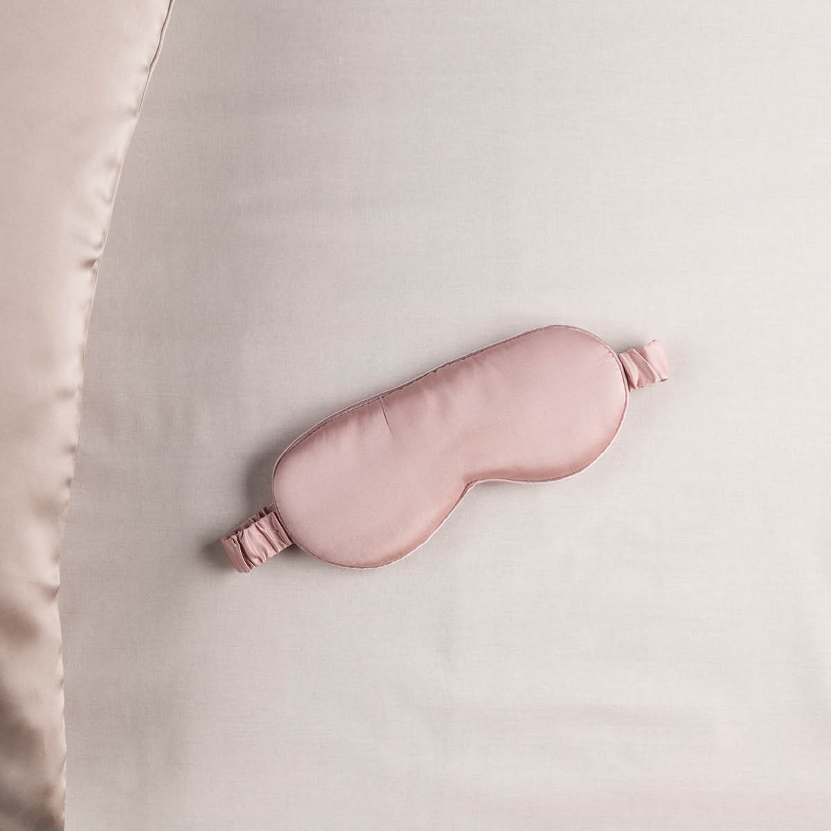 Fanni K Sovmask siden 20,5 cm ljusrosa