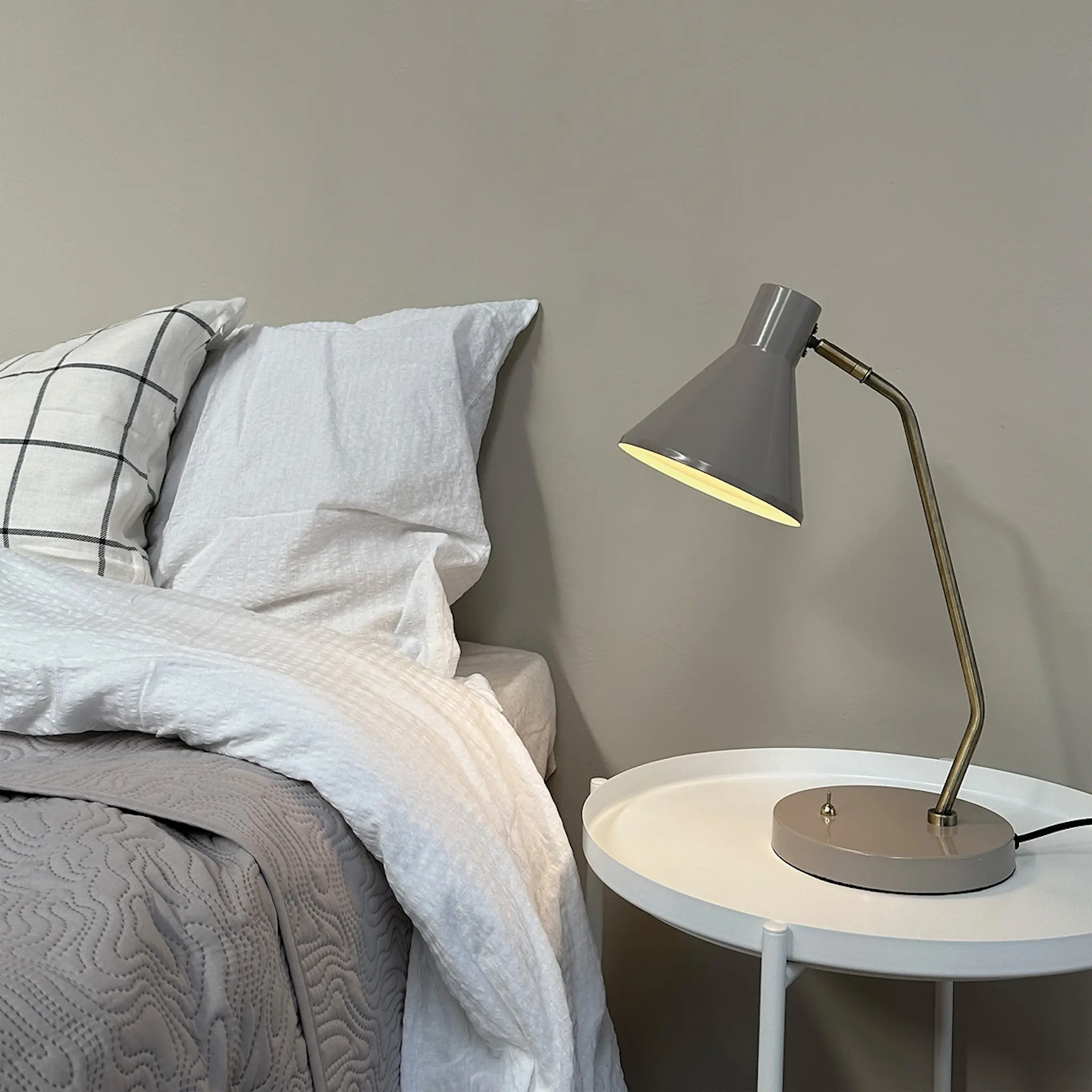 Dyberg Larsen Sleep bordslampa 43,3 cm beige