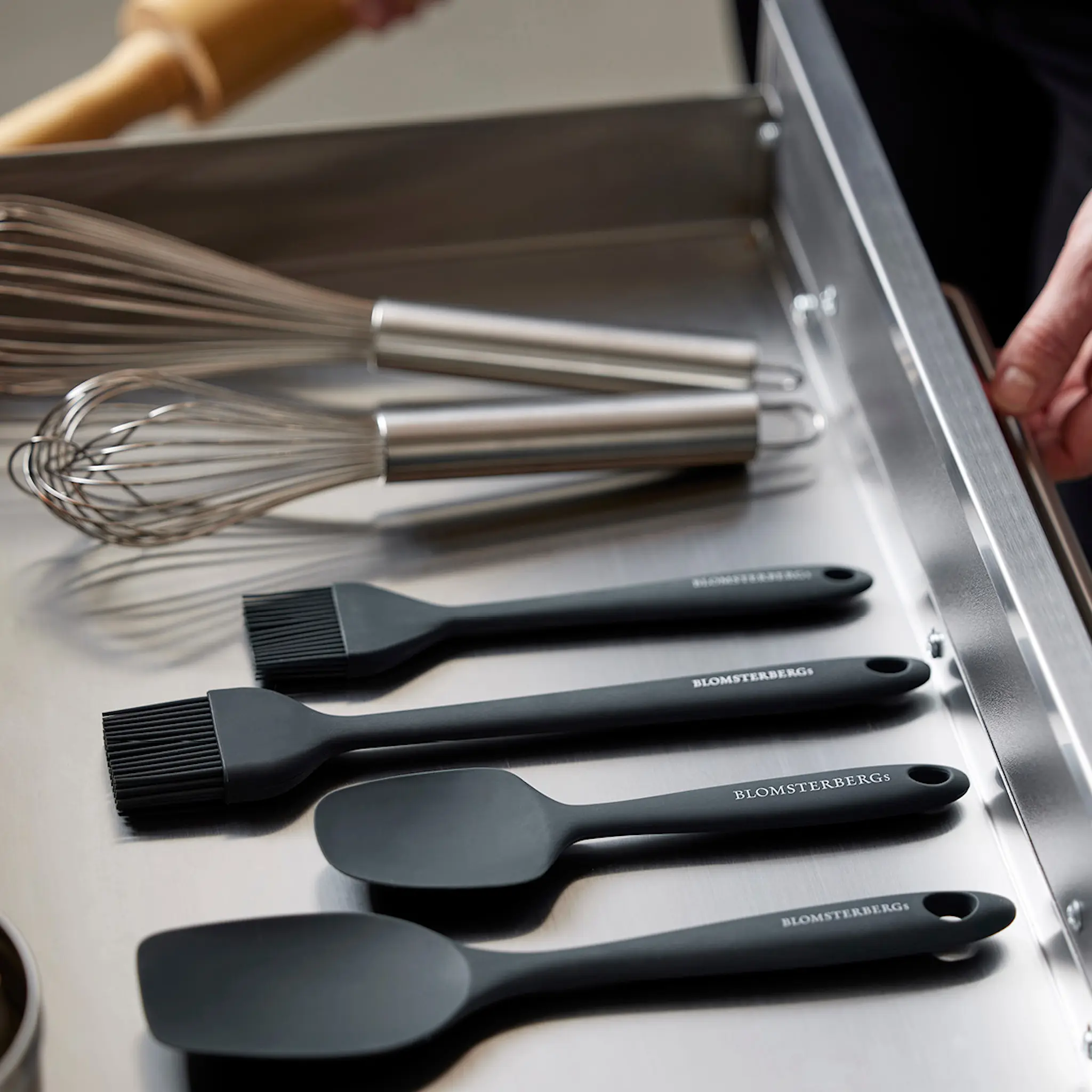 Blomsterberg Silikoninen pullasuti 27 cm Harmaa