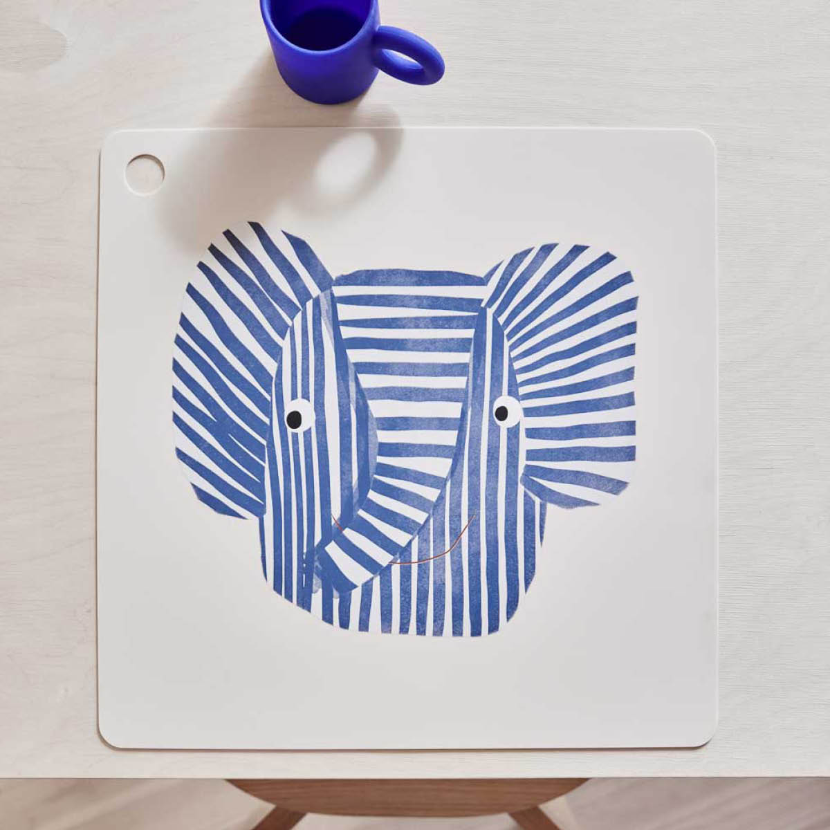 OYOY Erik Elefant bordsunderlägg 38 cm blå