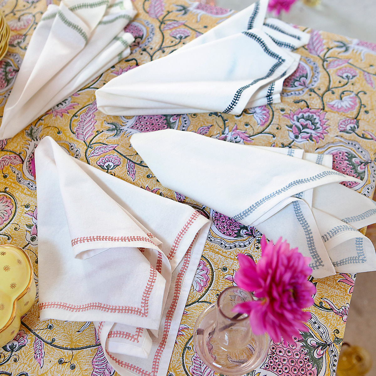 Chamois White Embroidery servetter 50x50 cm 4-pack dusty blue