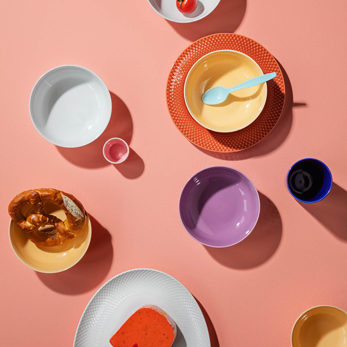 Lyngby Porcelæn Rhombe Color krus 33 cl mørk blå