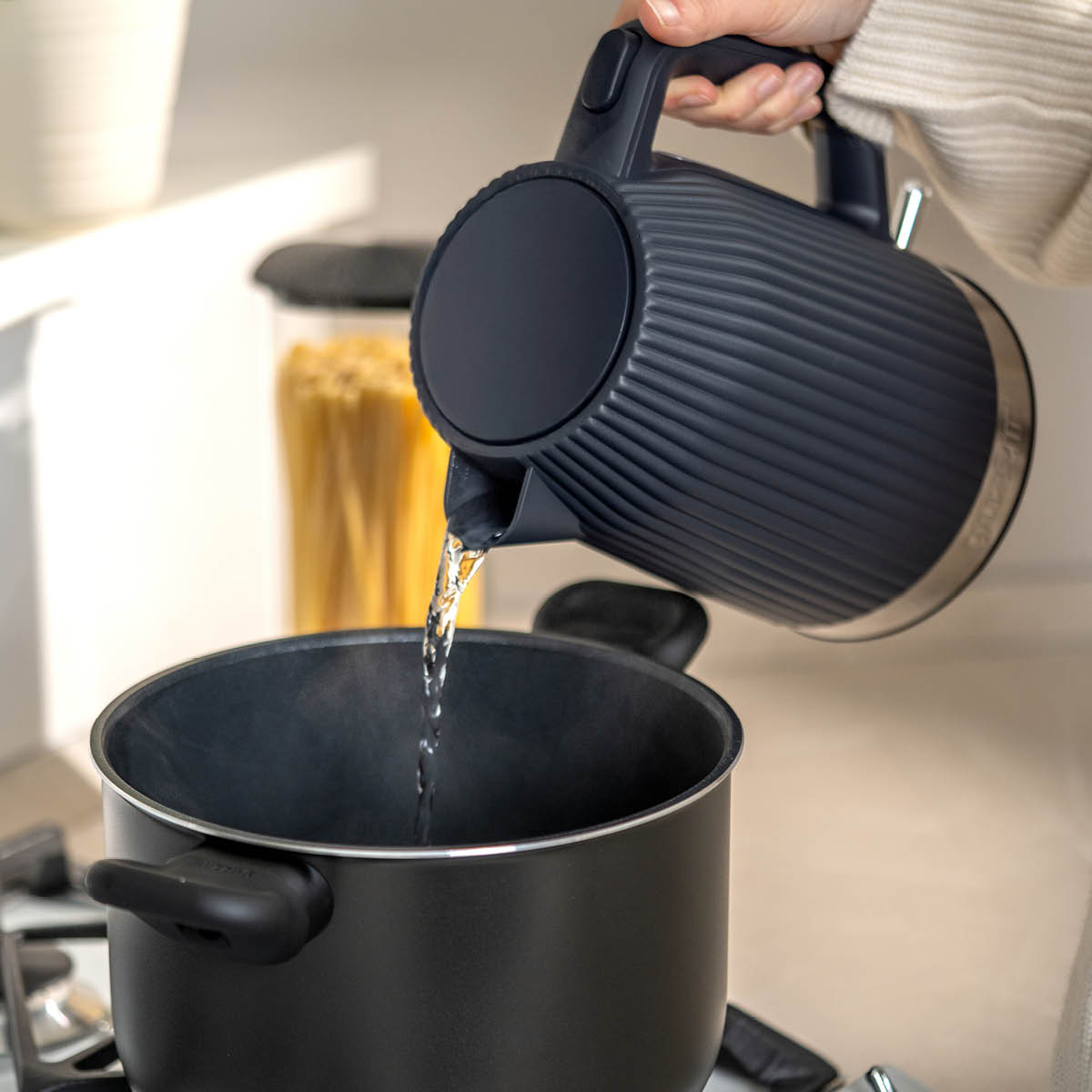 Guzzini Sous Chef vattenkokare 1,7 L 100W grå
