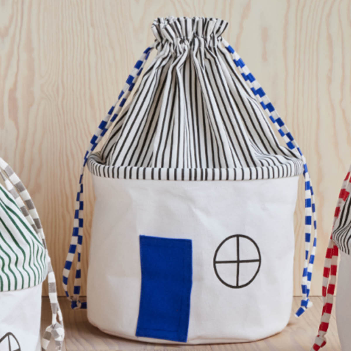 OYOY Koya förvaringskorg 34x52 cm Optic Blue