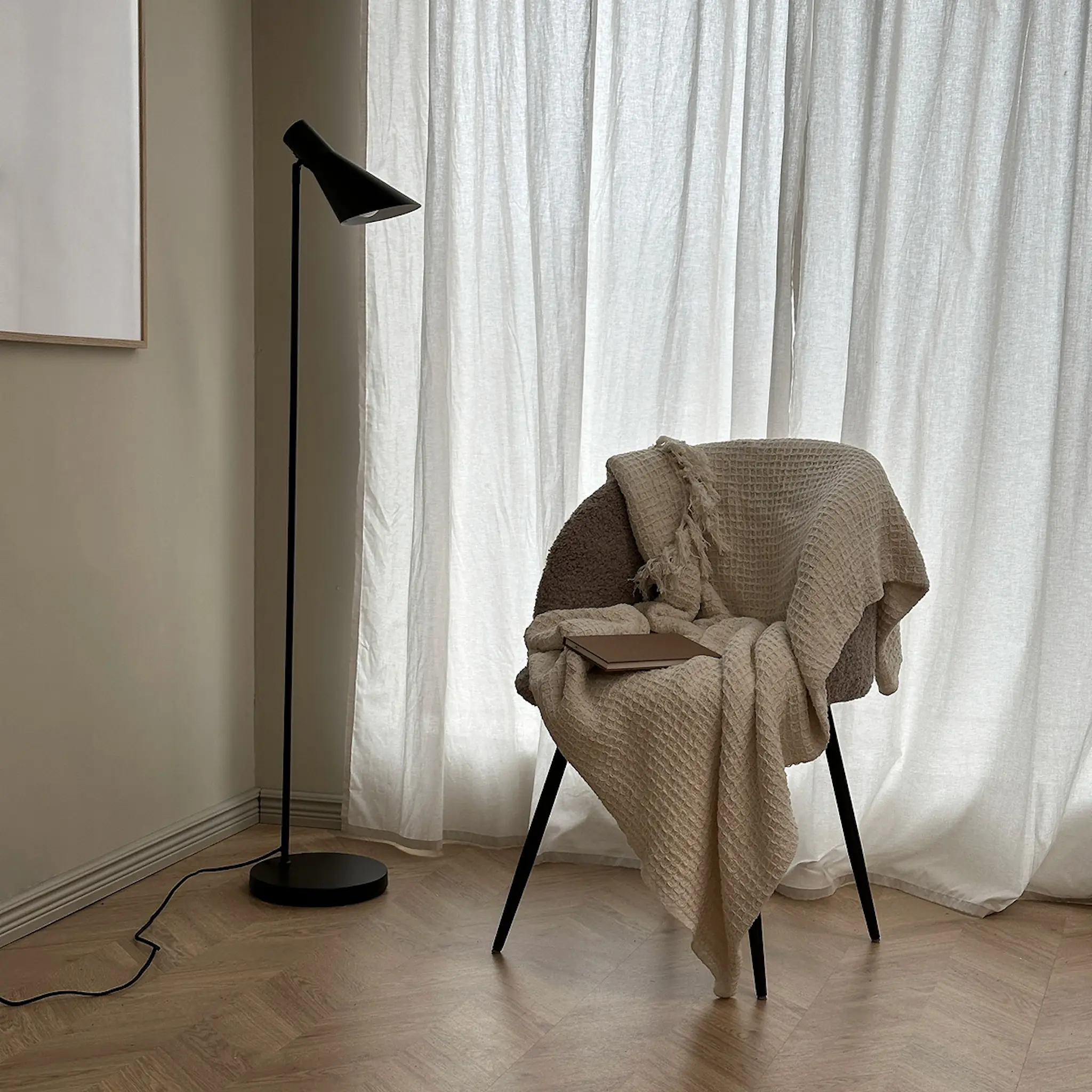 Dyberg Larsen DL12 golvlampa 139 cm svart