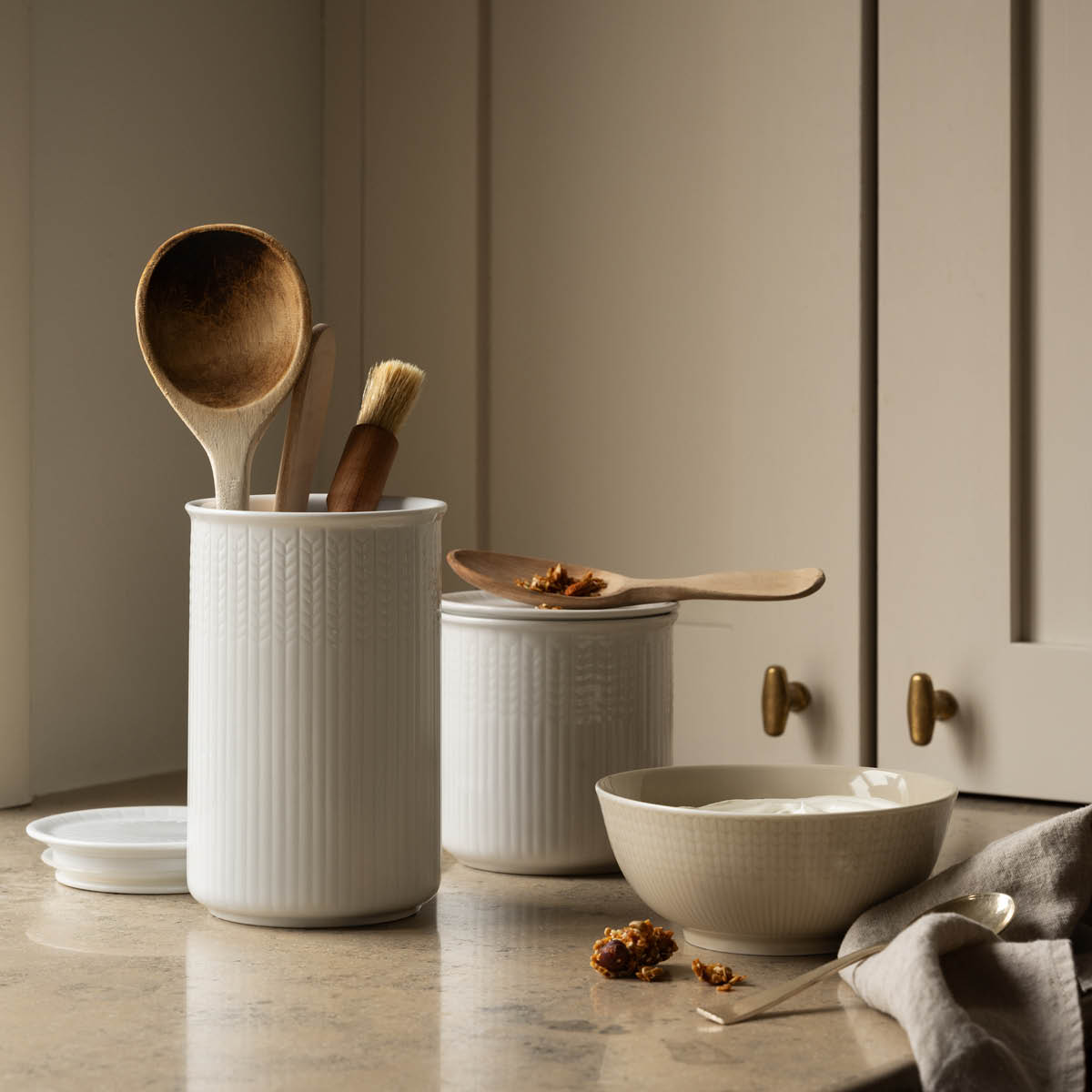 Rörstrand Swedish Grace krukke L 1,3L snø/hvit