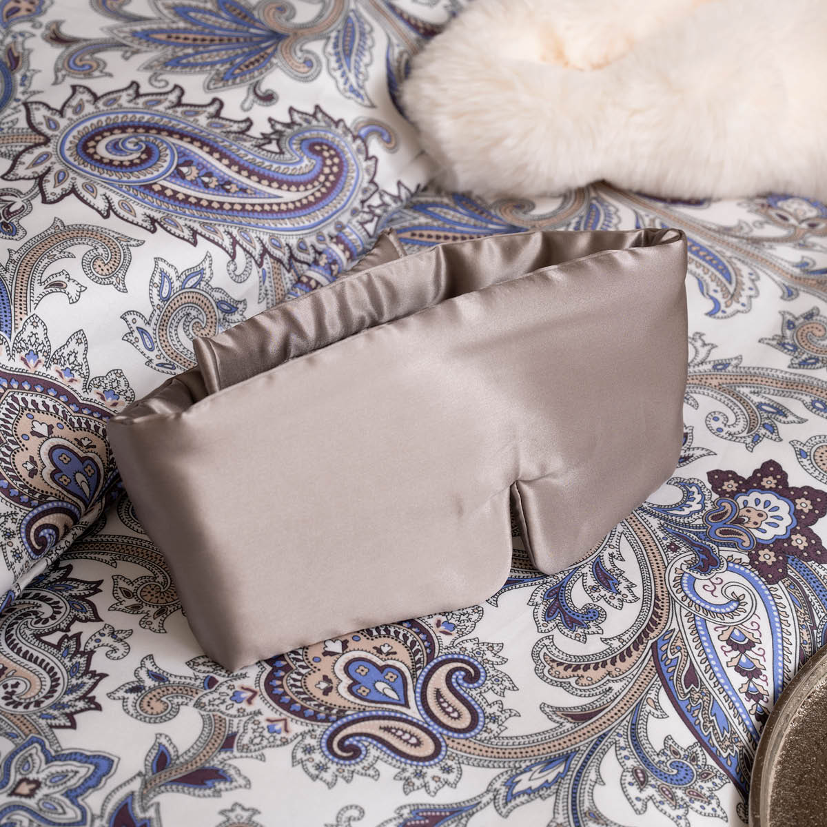 Fanni K Silkkinen unimaski 25 cm Harmaa