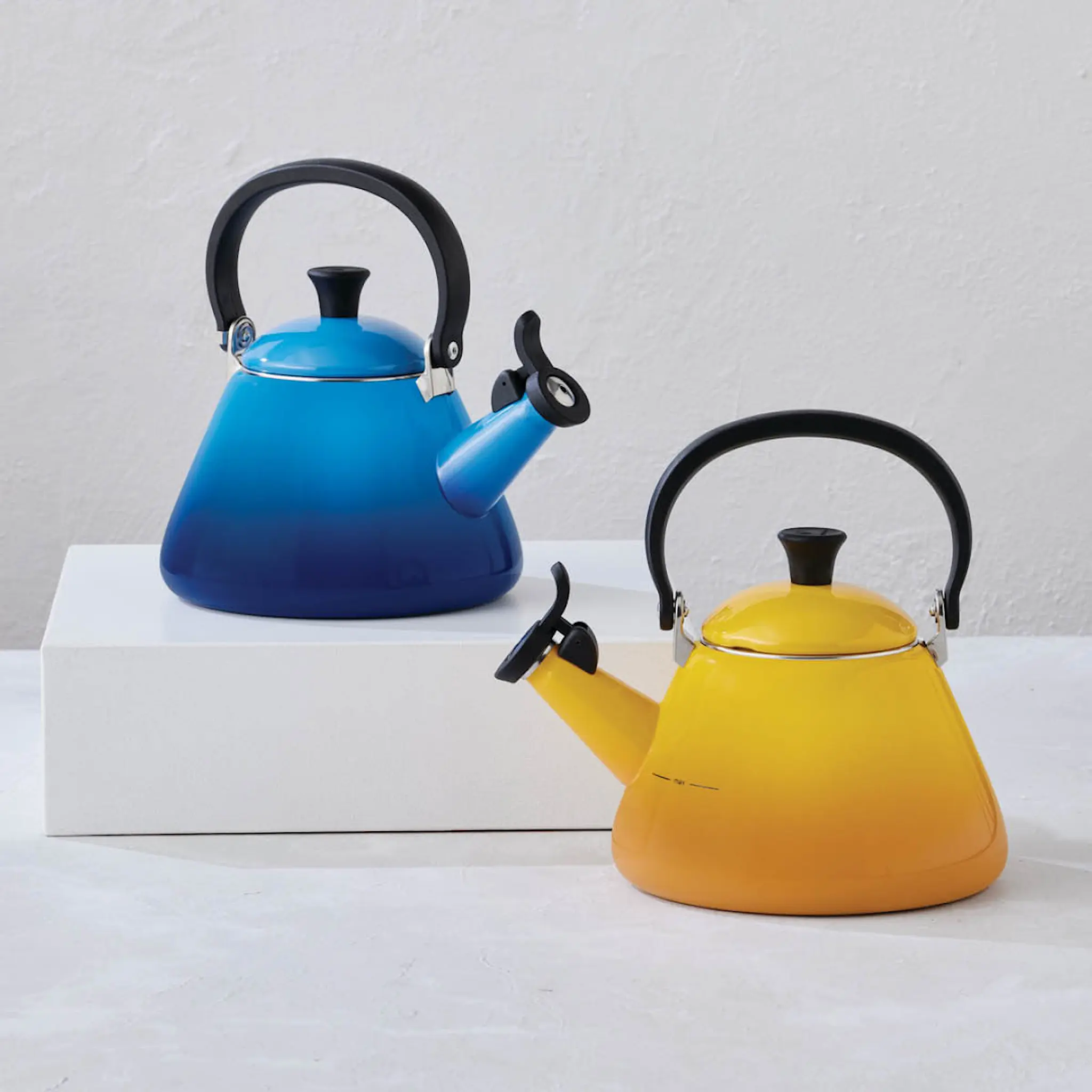 Le Creuset Kone Vattenkittel med vissla 1,6 L Azur